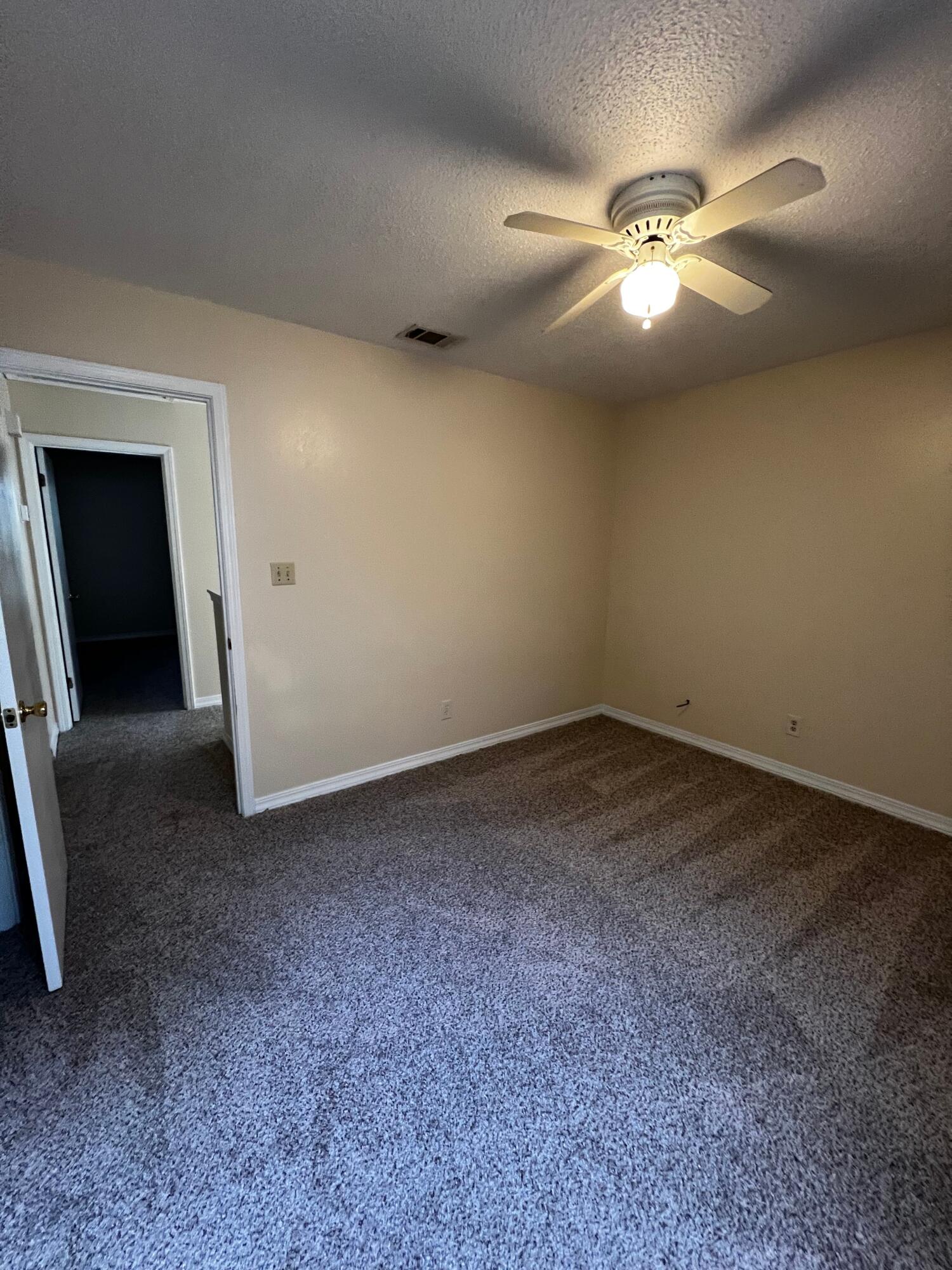 DOWNTOWNER - Residential Lease