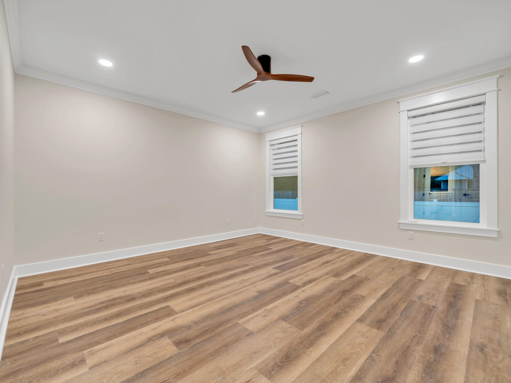 LOT 2 BLOCK 1 OF J.M. & E S/D - Residential