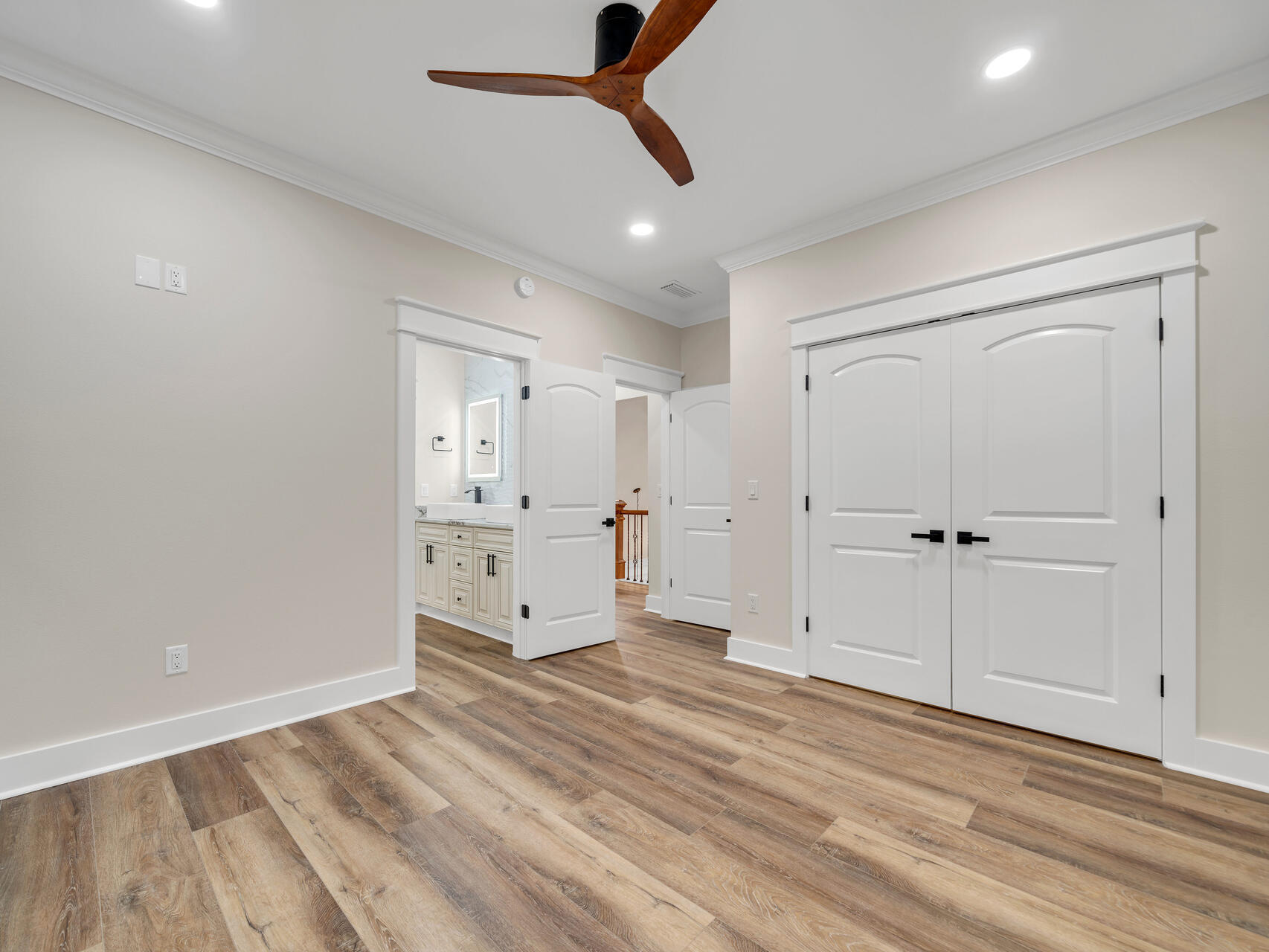 LOT 2 BLOCK 1 OF J.M. & E S/D - Residential