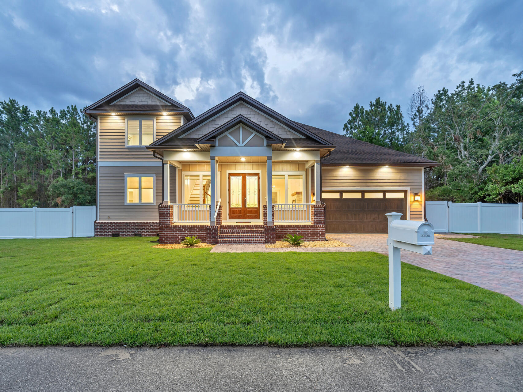 LOT 2 BLOCK 1 OF J.M. & E S/D - Residential
