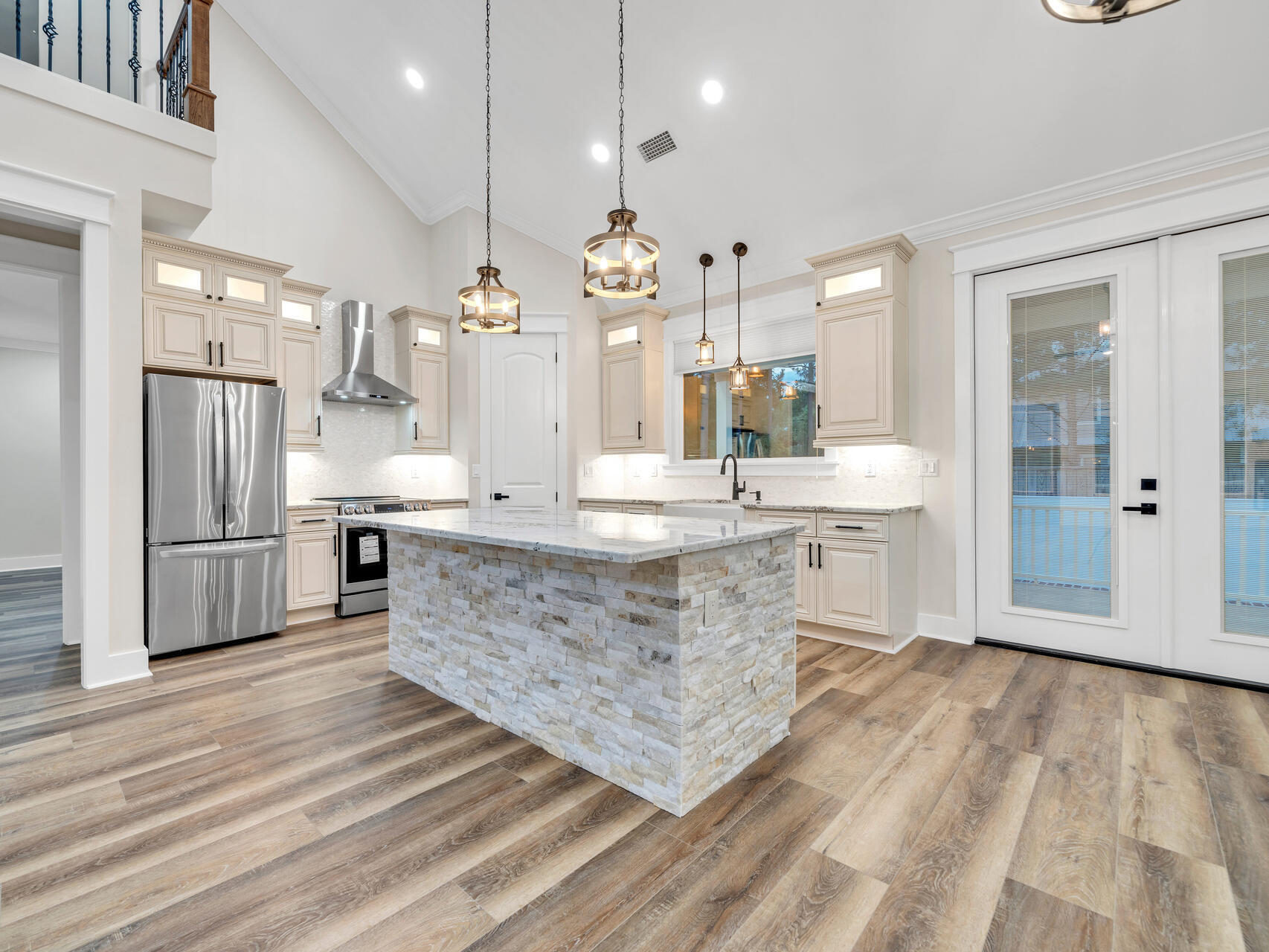 LOT 2 BLOCK 1 OF J.M. & E S/D - Residential