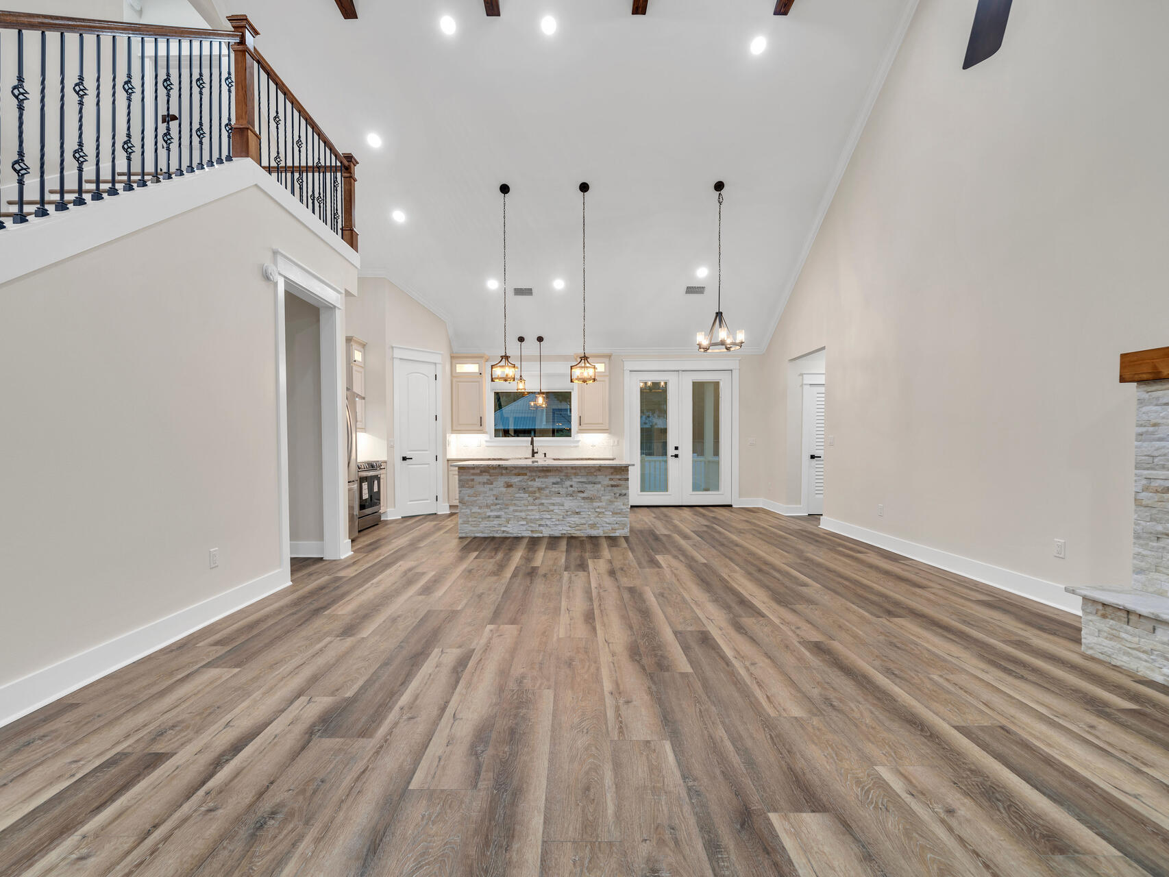 LOT 2 BLOCK 1 OF J.M. & E S/D - Residential