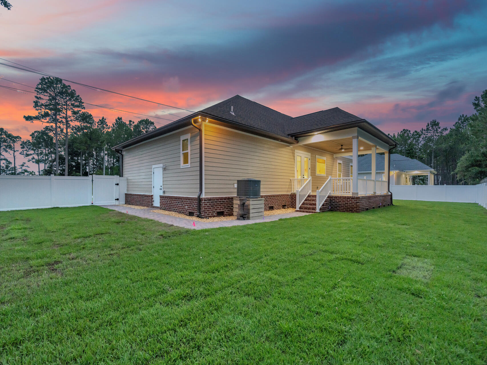 LOT 2 BLOCK 1 OF J.M. & E S/D - Residential