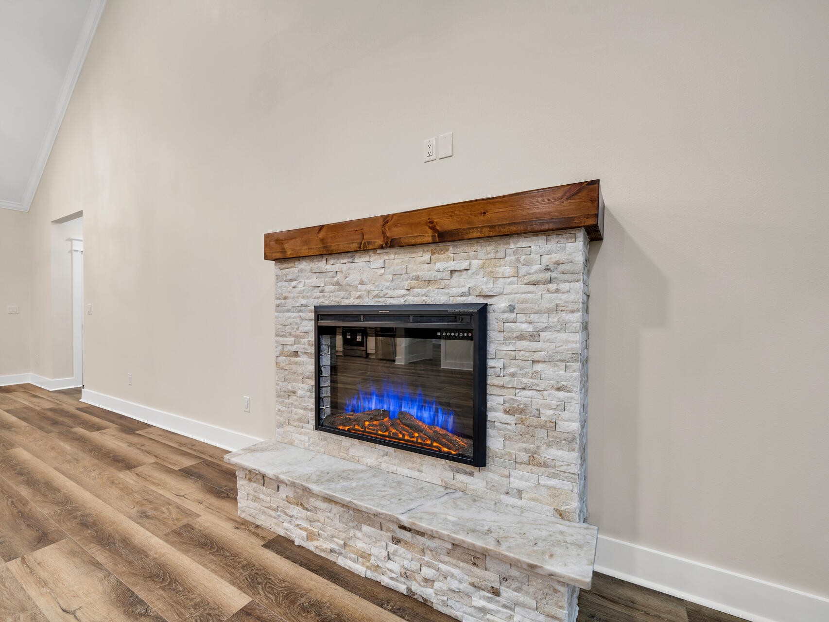 LOT 2 BLOCK 1 OF J.M. & E S/D - Residential