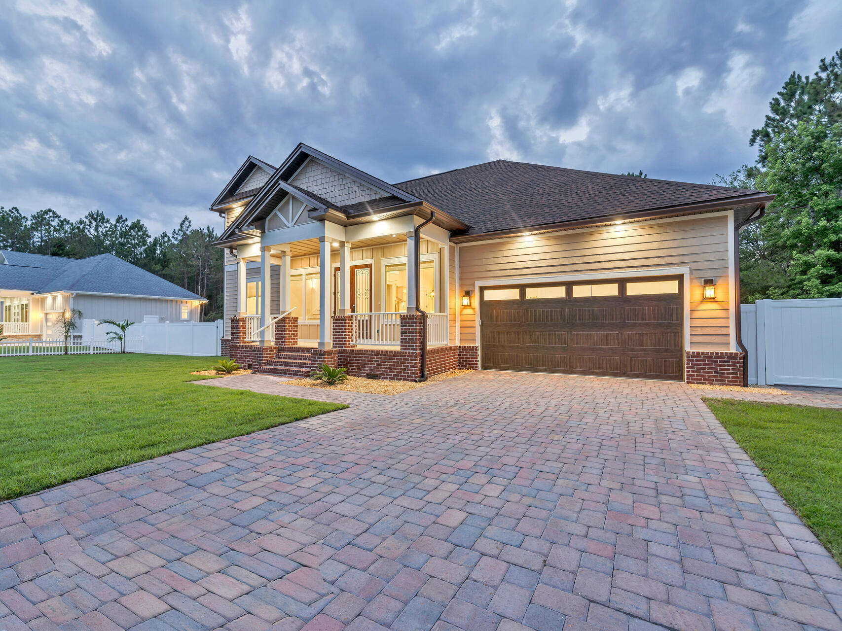 LOT 2 BLOCK 1 OF J.M. & E S/D - Residential