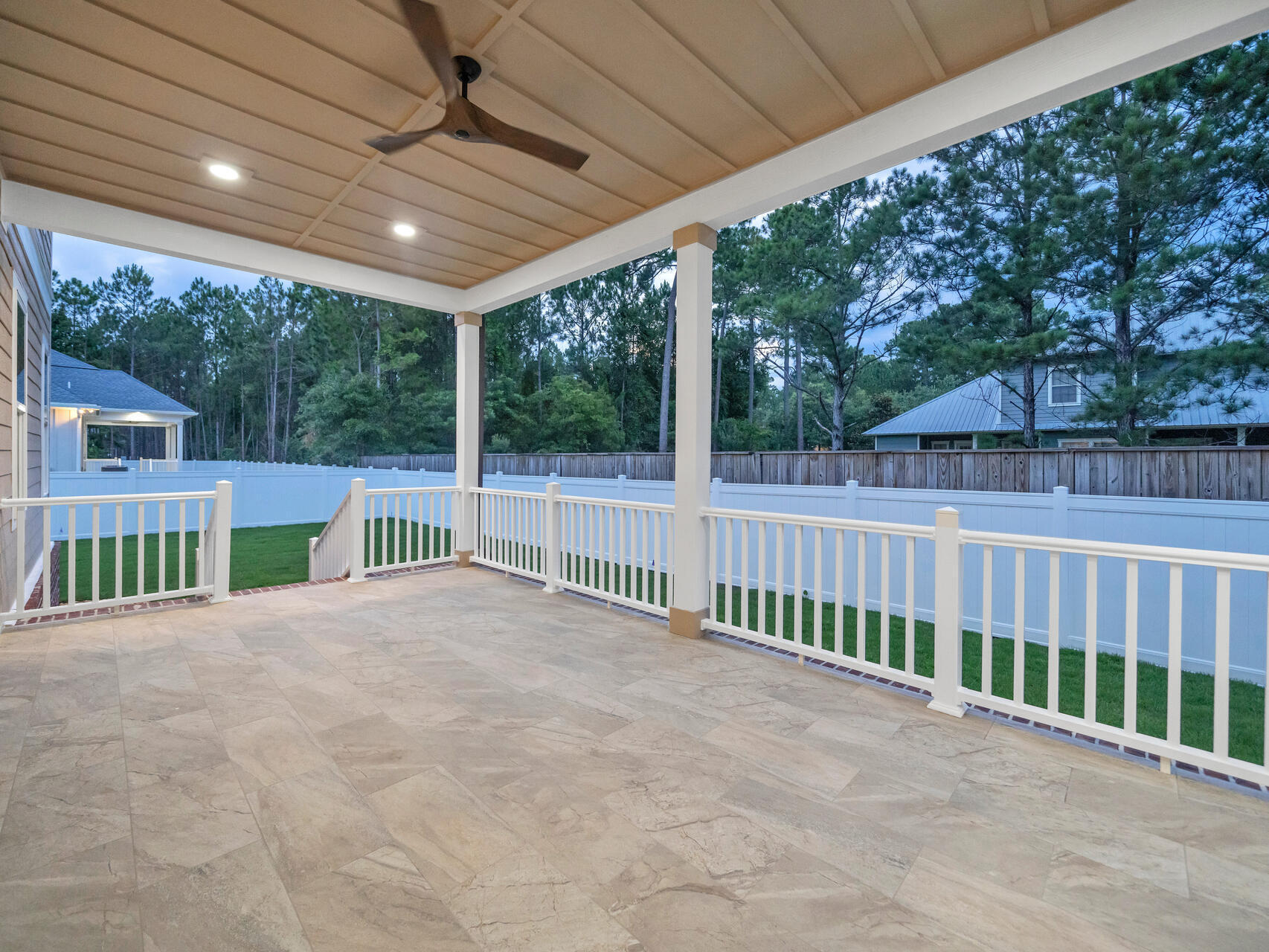 LOT 2 BLOCK 1 OF J.M. & E S/D - Residential