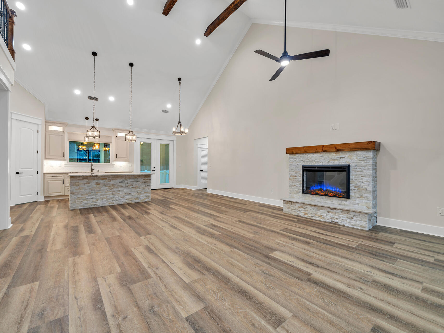 LOT 2 BLOCK 1 OF J.M. & E S/D - Residential