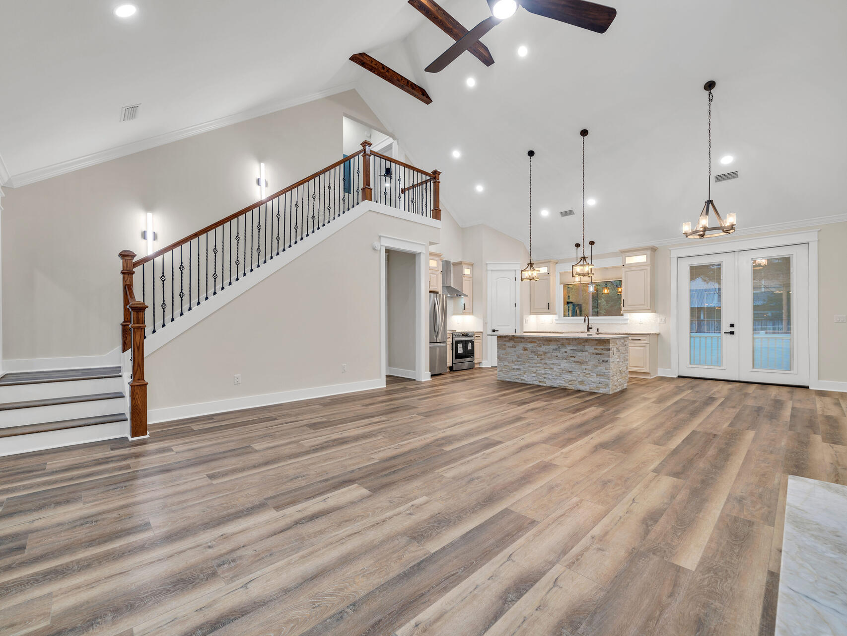 LOT 2 BLOCK 1 OF J.M. & E S/D - Residential