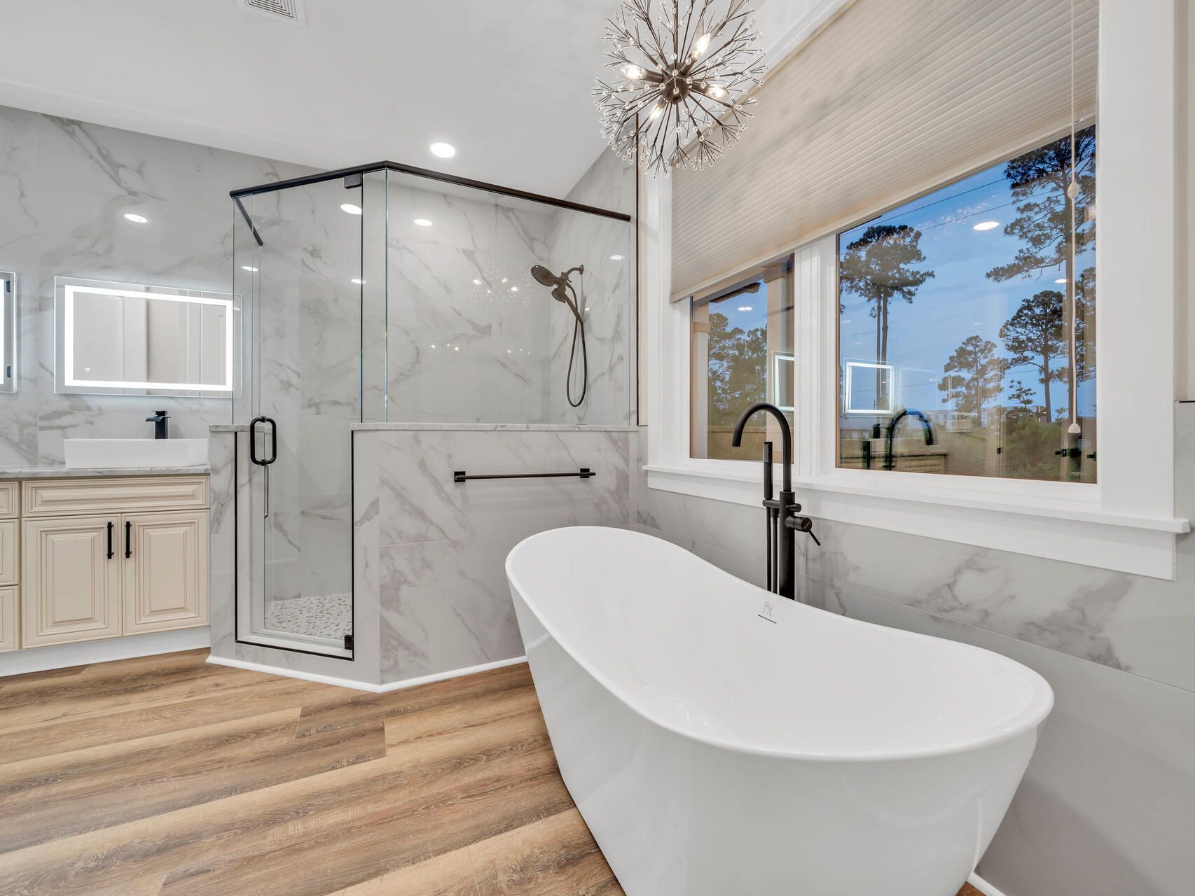 LOT 2 BLOCK 1 OF J.M. & E S/D - Residential