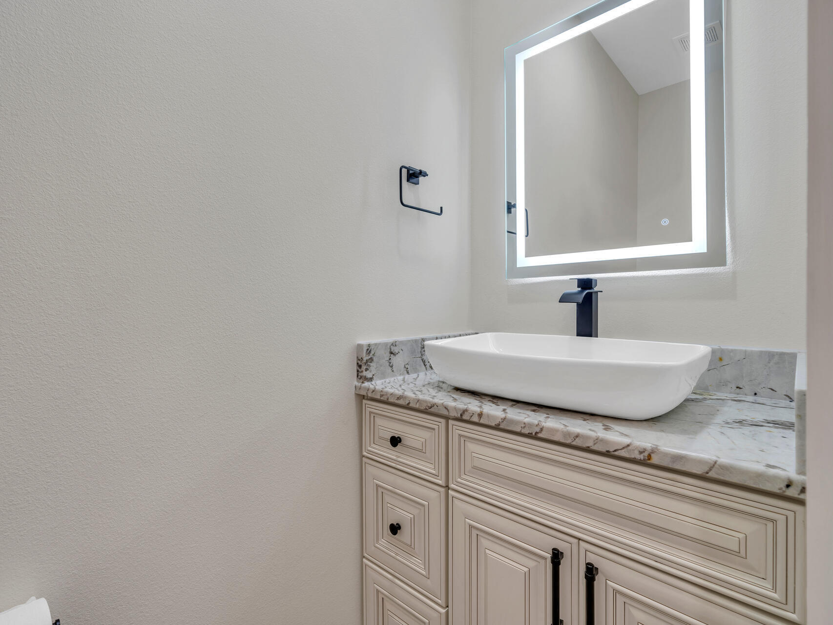 LOT 2 BLOCK 1 OF J.M. & E S/D - Residential