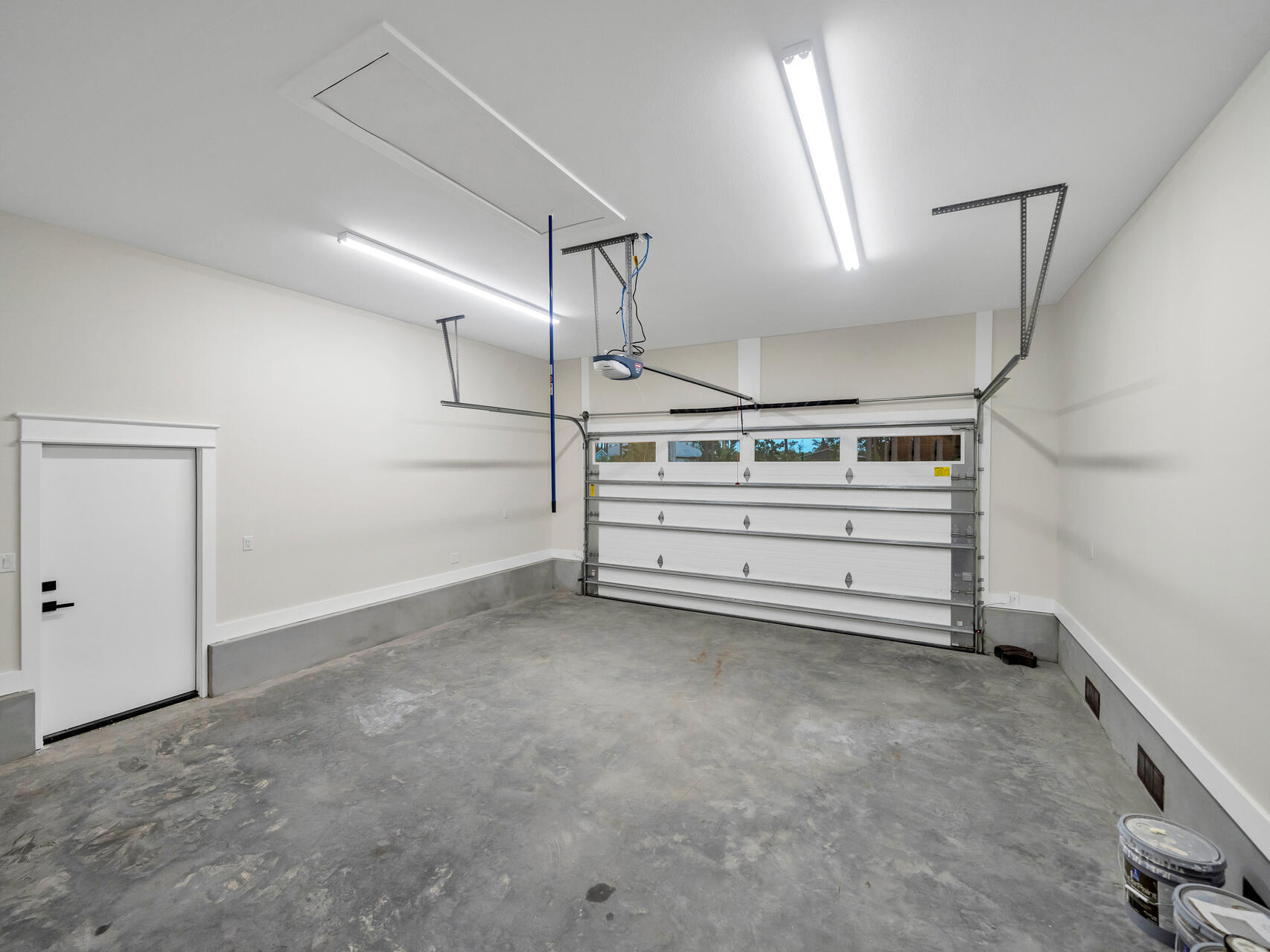 LOT 2 BLOCK 1 OF J.M. & E S/D - Residential