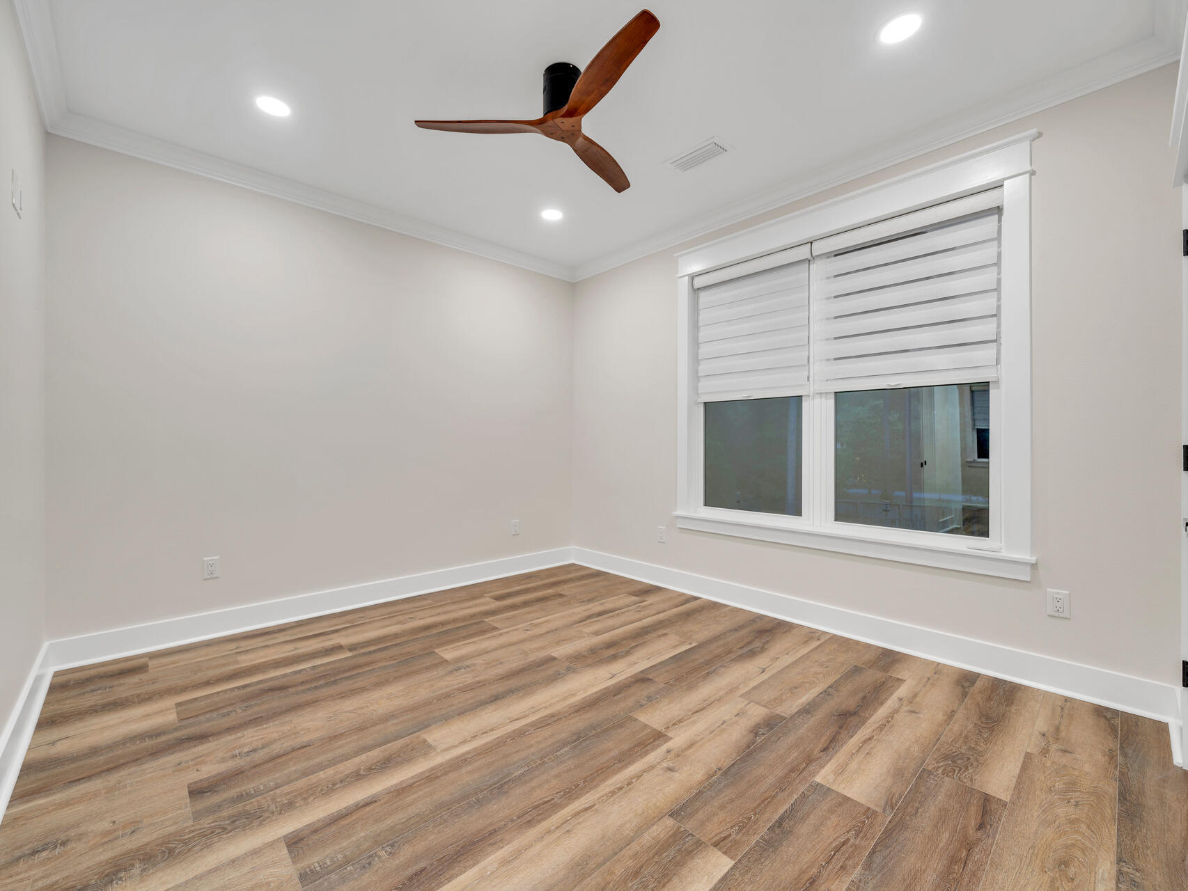 LOT 2 BLOCK 1 OF J.M. & E S/D - Residential