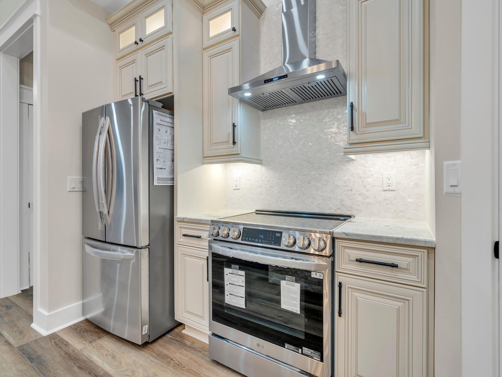 LOT 2 BLOCK 1 OF J.M. & E S/D - Residential