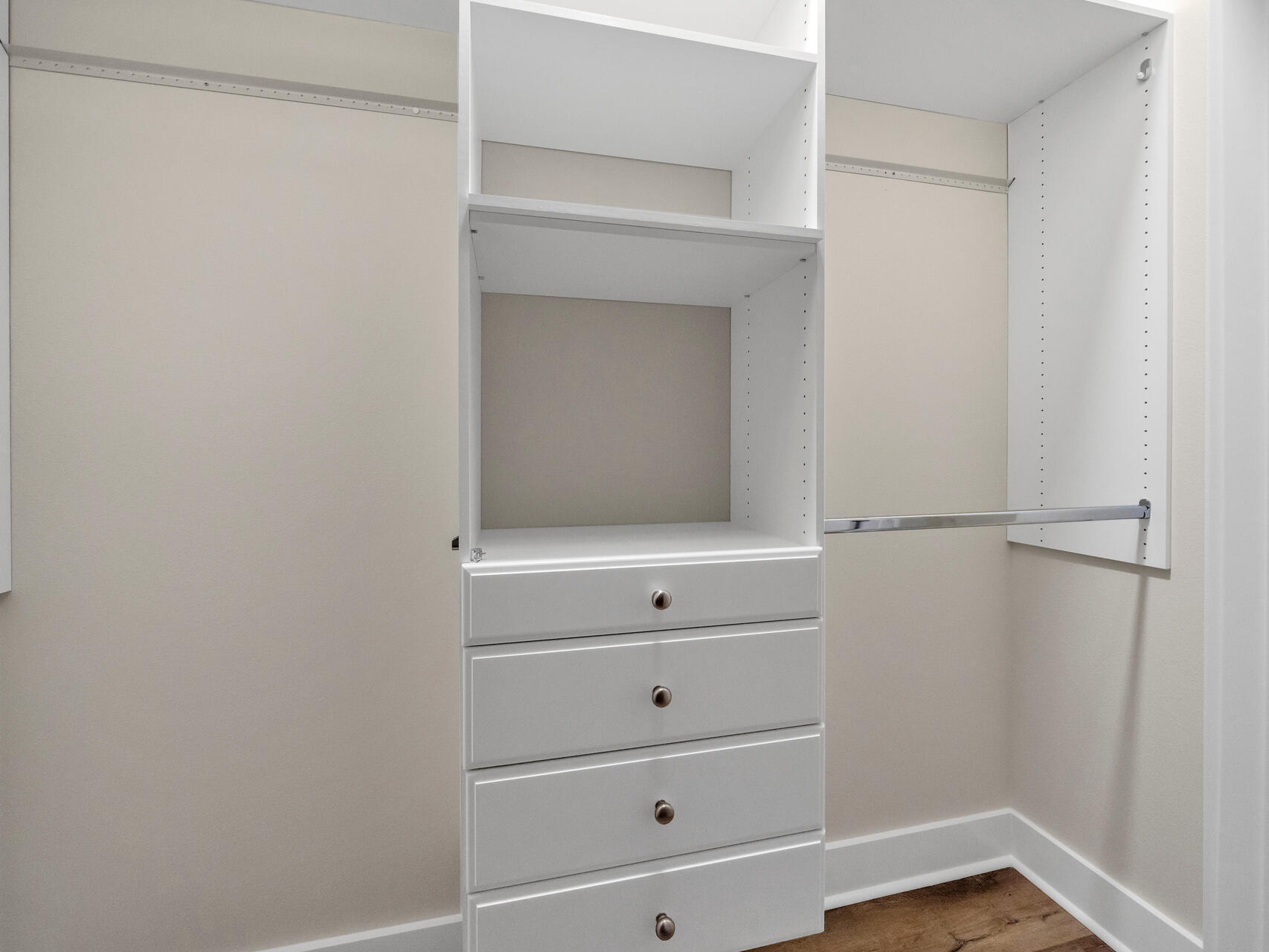 LOT 2 BLOCK 1 OF J.M. & E S/D - Residential