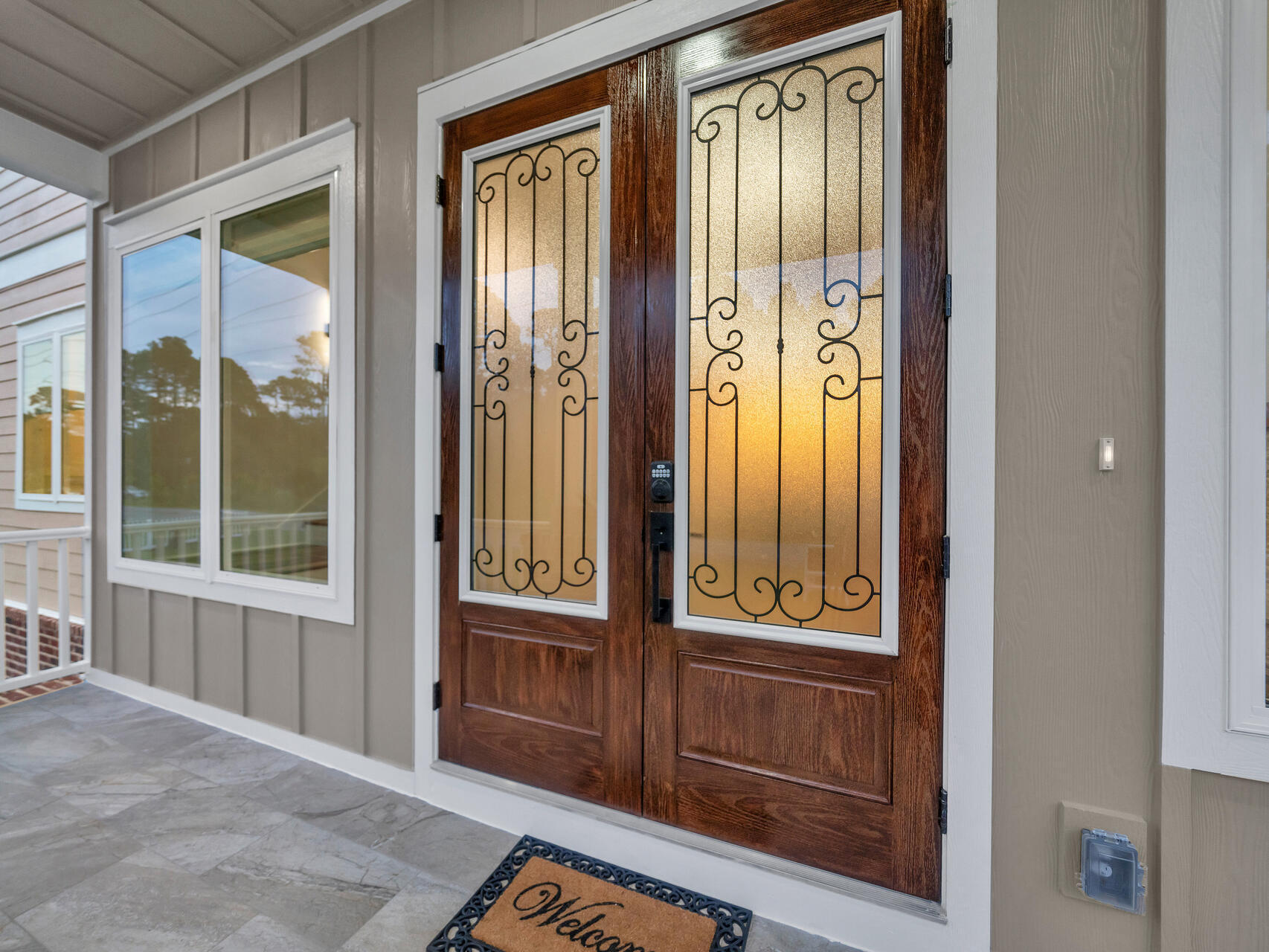 LOT 2 BLOCK 1 OF J.M. & E S/D - Residential