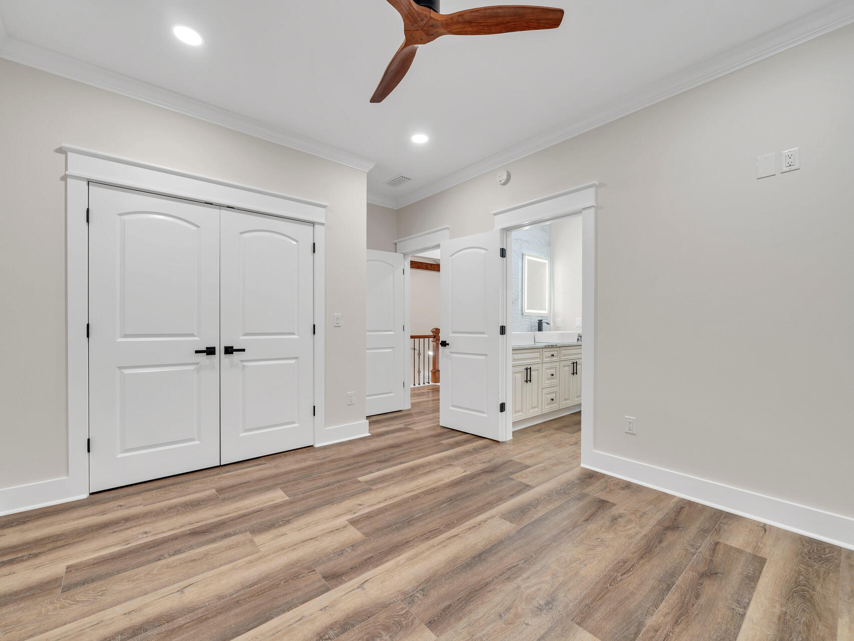 LOT 2 BLOCK 1 OF J.M. & E S/D - Residential