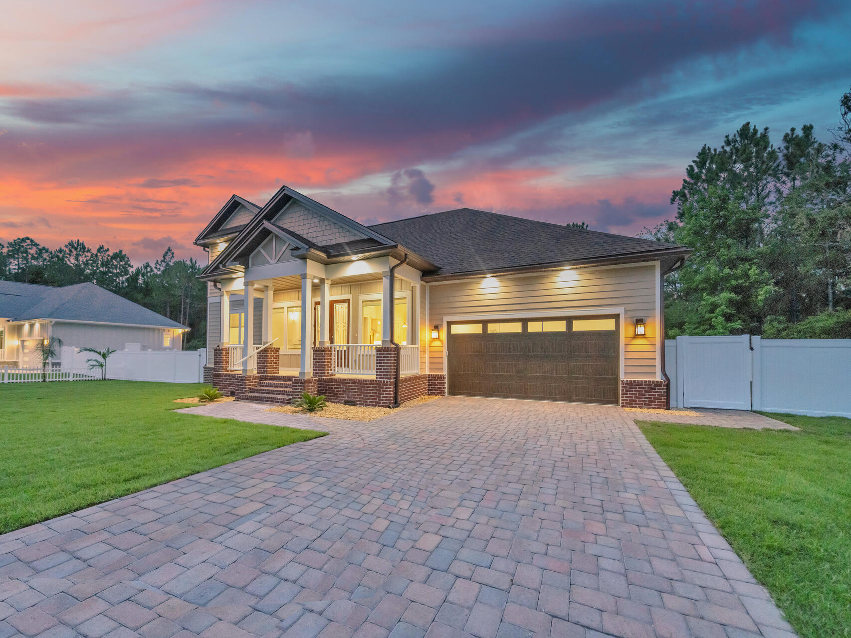LOT 2 BLOCK 1 OF J.M. & E S/D - Residential