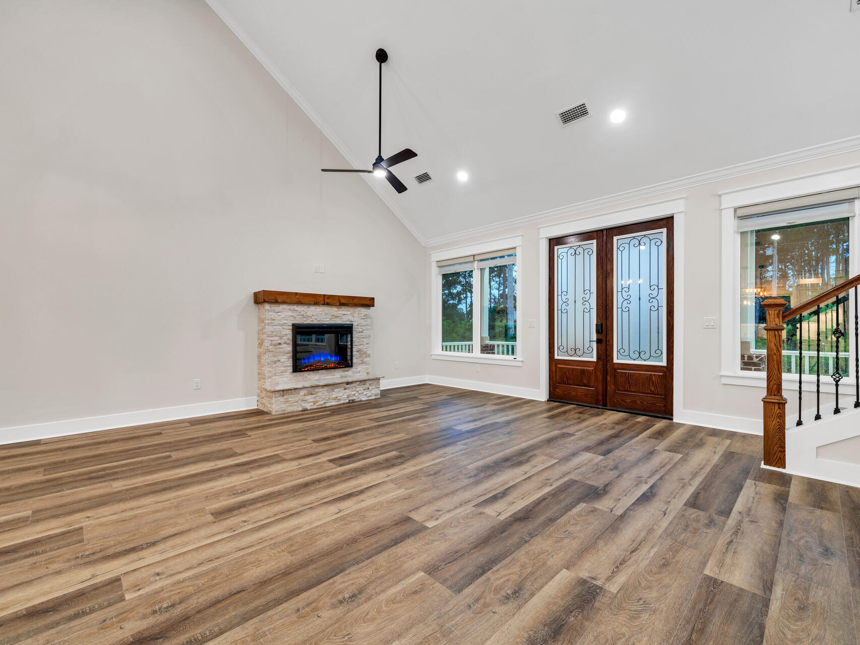 LOT 2 BLOCK 1 OF J.M. & E S/D - Residential