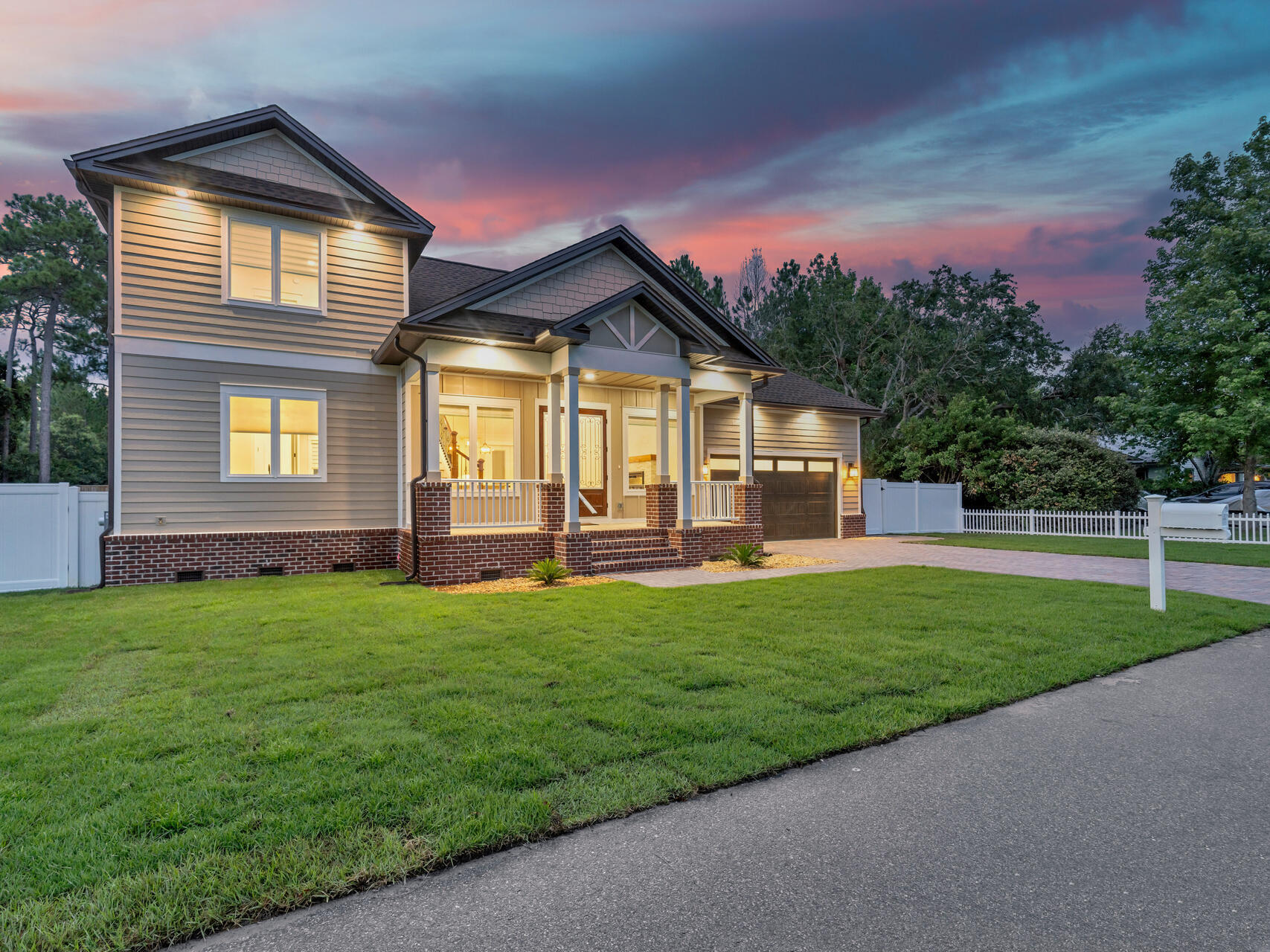 LOT 2 BLOCK 1 OF J.M. & E S/D - Residential