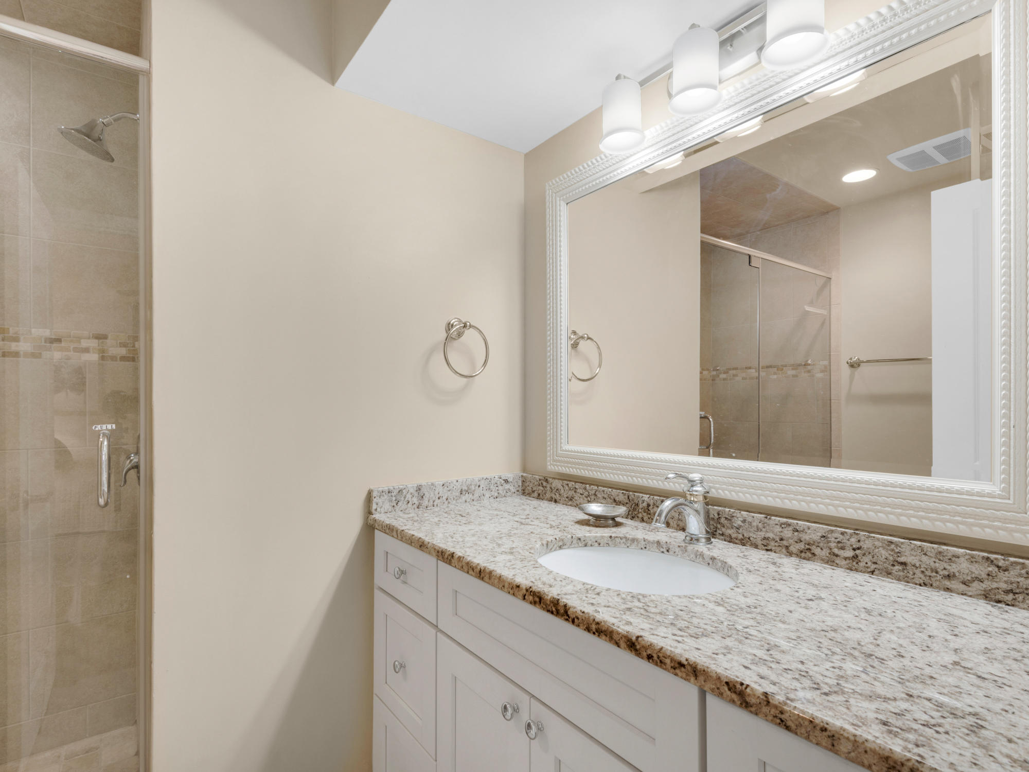 HIDDEN DUNES BEACH COTTAGES 2 - Residential