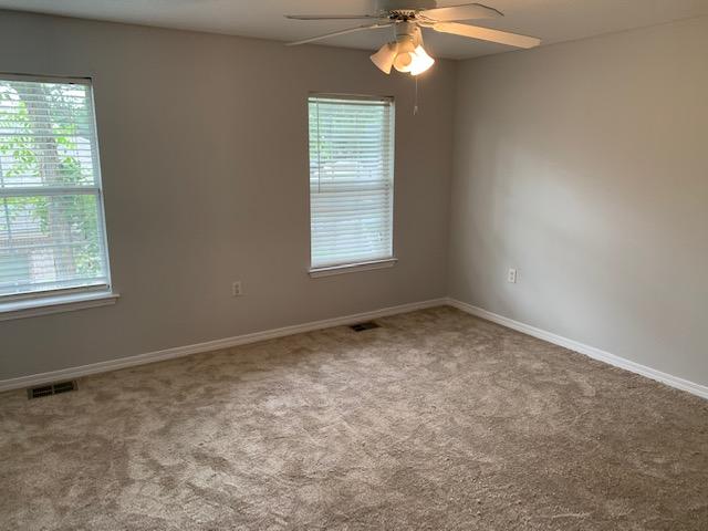 OAK PARK TOWNHOMES - Residential Lease