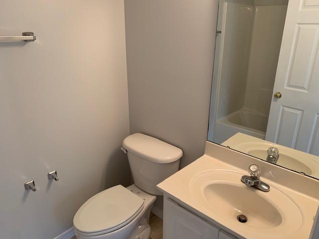 OAK PARK TOWNHOMES - Residential Lease