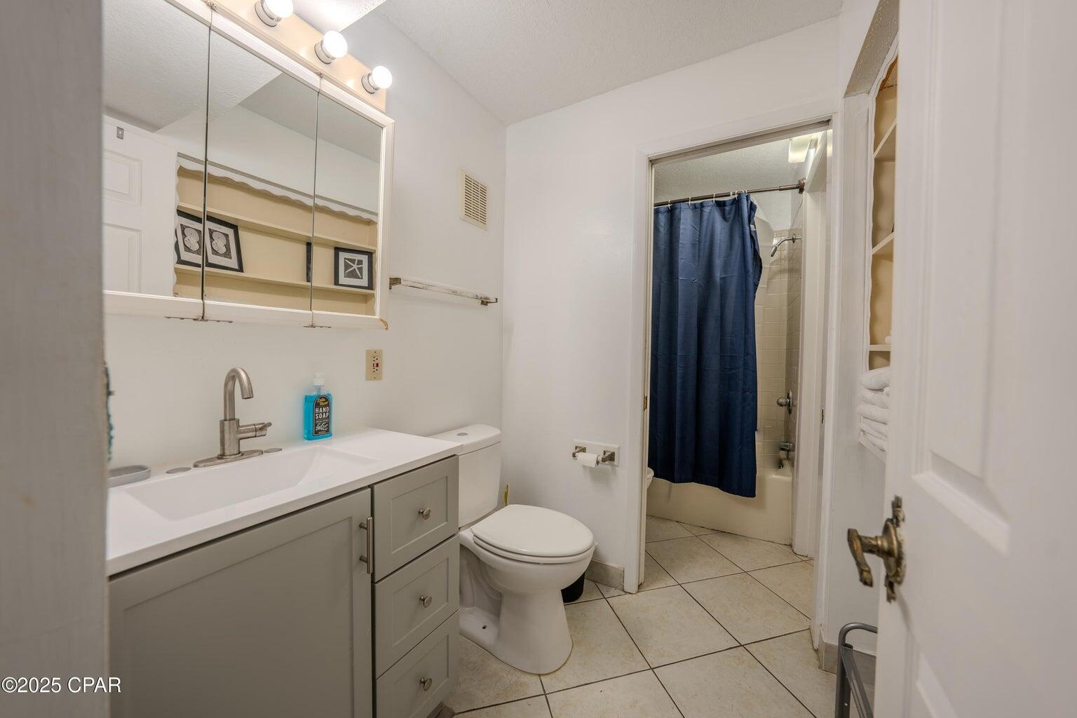 SUMMIT CONDOMINIUM, THE - Residential