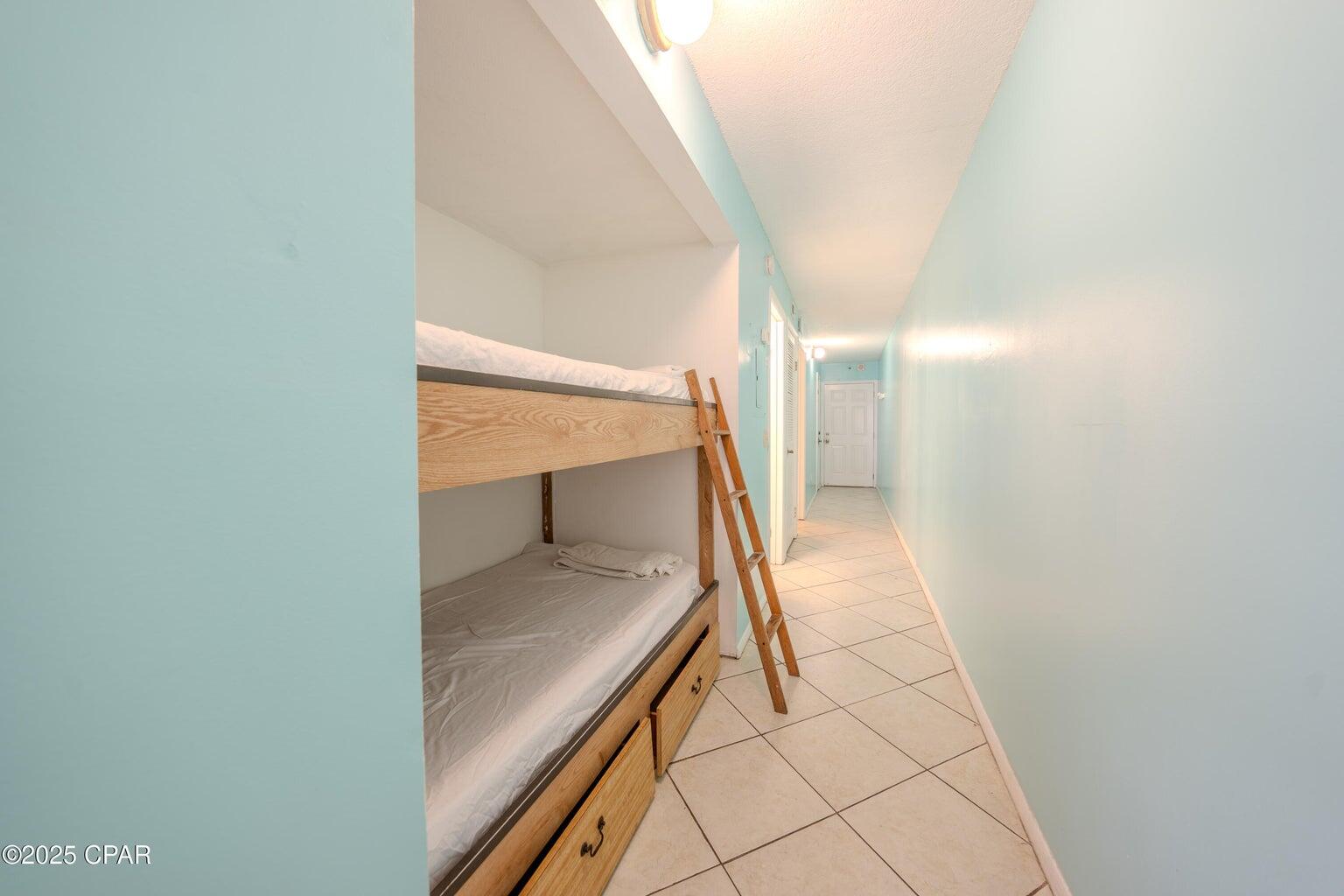 SUMMIT CONDOMINIUM, THE - Residential