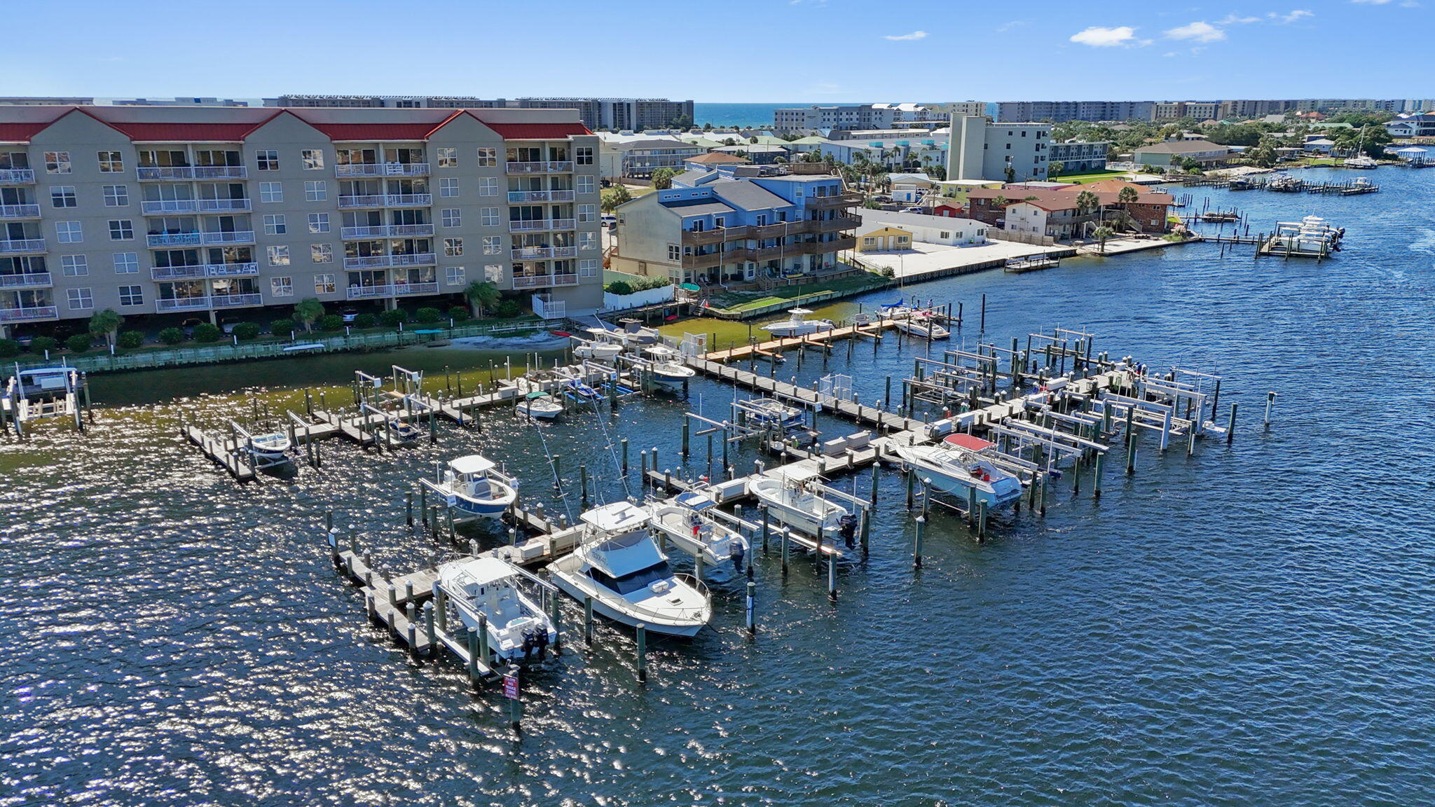 COMMODORES LANDING - Residential