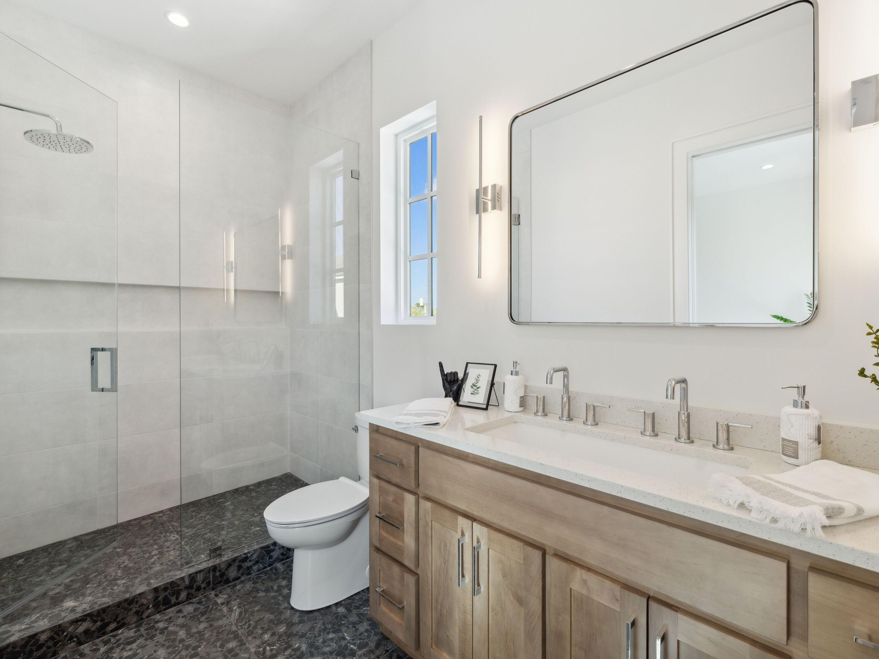RIVIERA BEACH - Residential