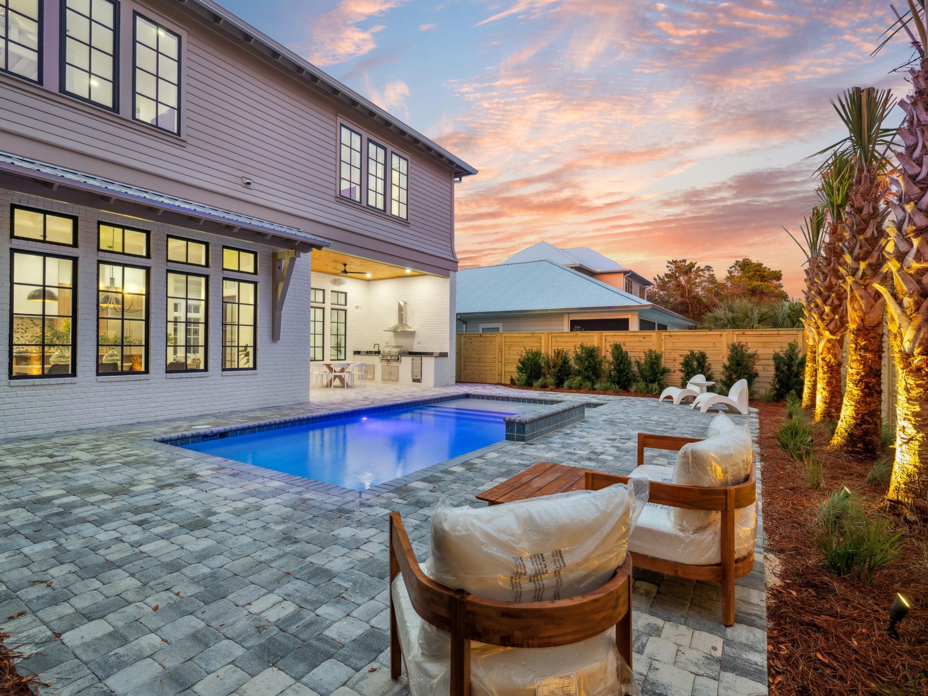 RIVIERA BEACH - Residential