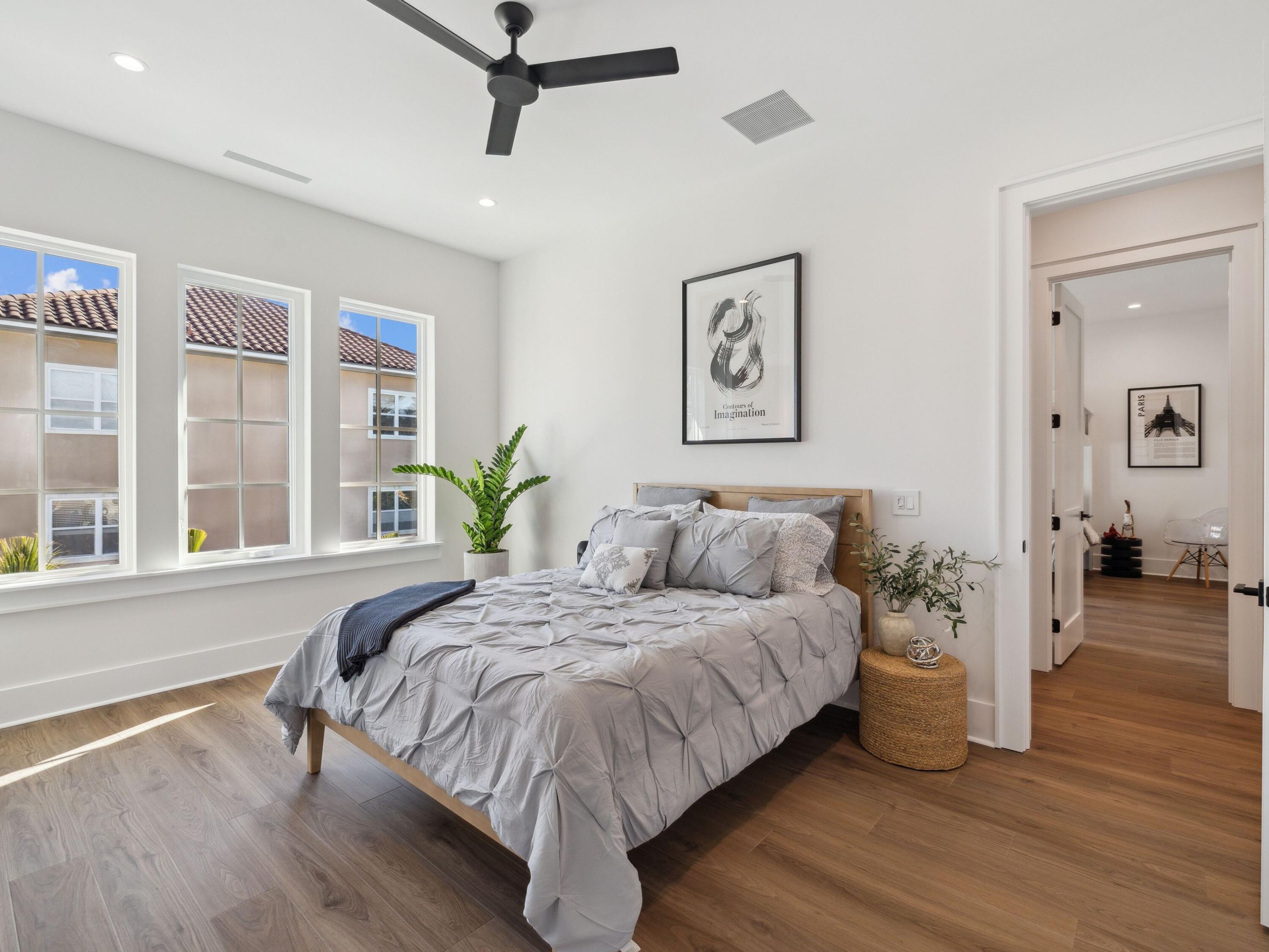 RIVIERA BEACH - Residential