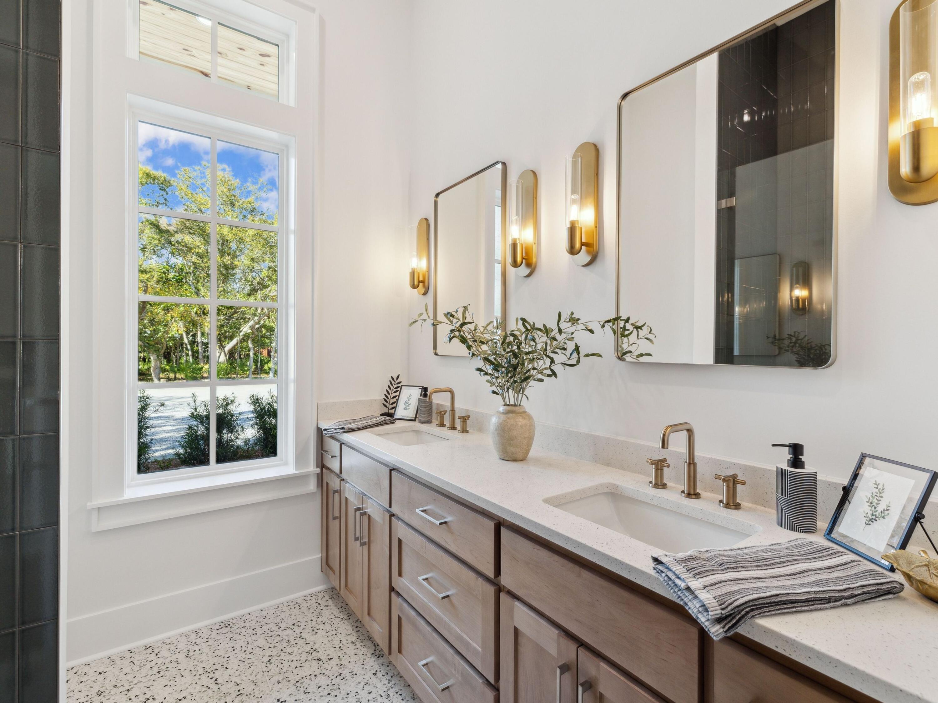 RIVIERA BEACH - Residential