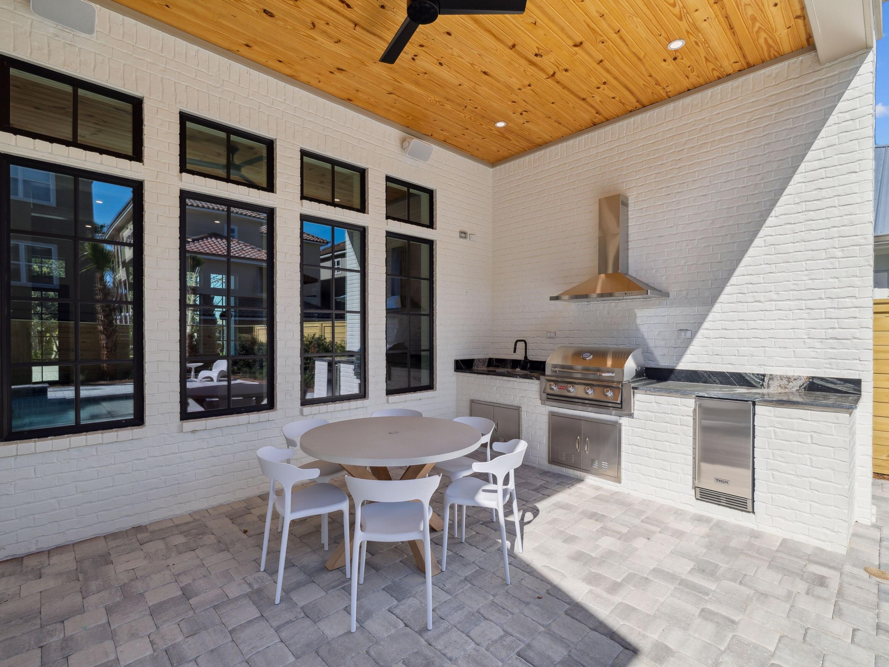 RIVIERA BEACH - Residential
