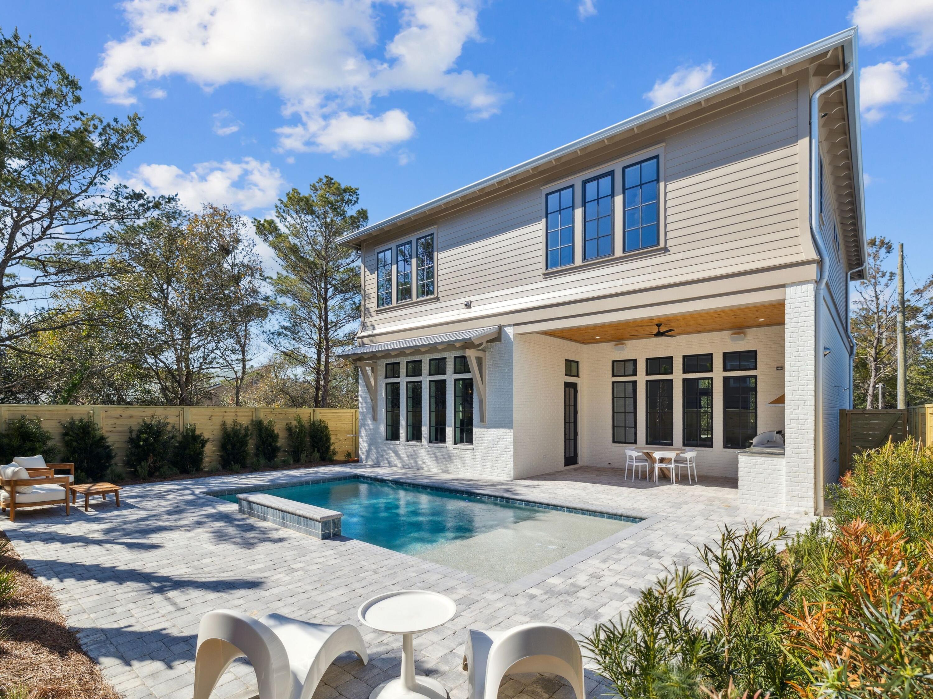 RIVIERA BEACH - Residential