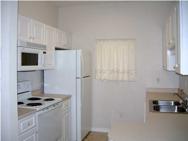 THE OAKS AT NICEVILLE PH I - Residential Lease