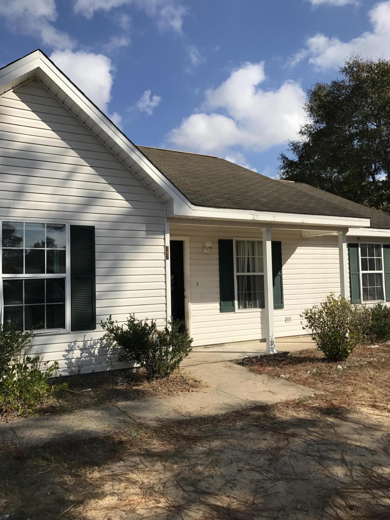 LOT 17 BLK 1 LAKE JUNIPER EST UNIT 3 PB 5-6 OR 2253-82 OR 2293-720 OR 2903-709 - Residential