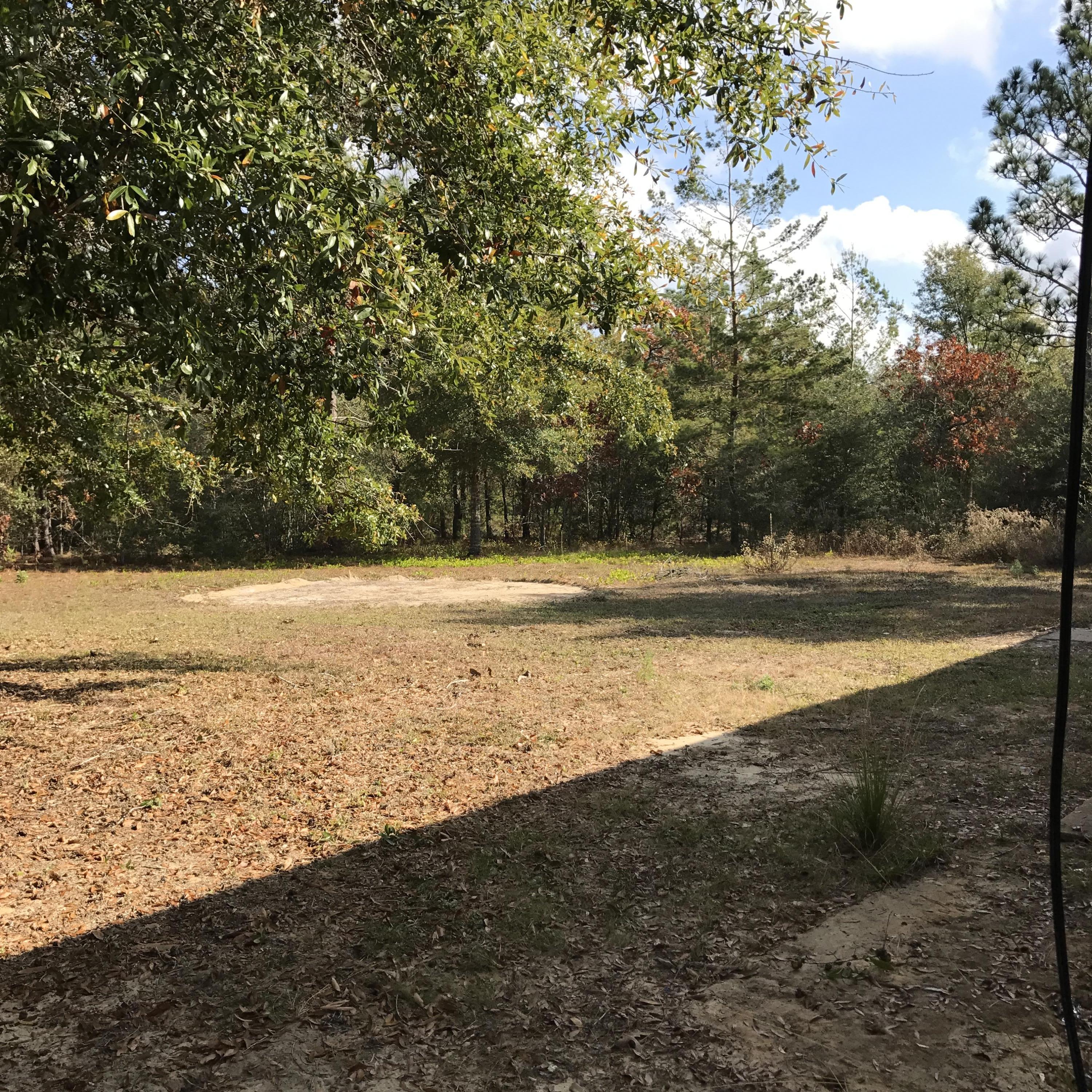 LOT 17 BLK 1 LAKE JUNIPER EST UNIT 3 PB 5-6 OR 2253-82 OR 2293-720 OR 2903-709 - Residential