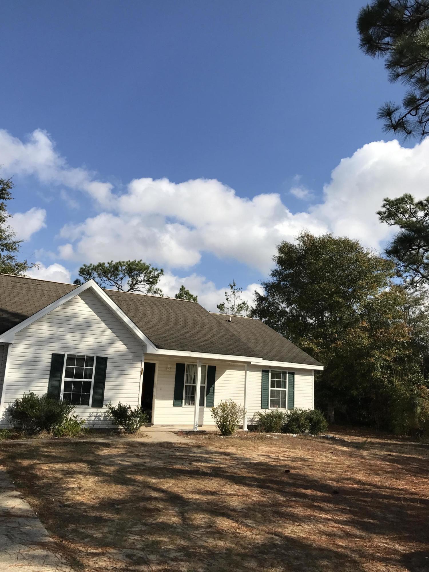 LOT 17 BLK 1 LAKE JUNIPER EST UNIT 3 PB 5-6 OR 2253-82 OR 2293-720 OR 2903-709 - Residential