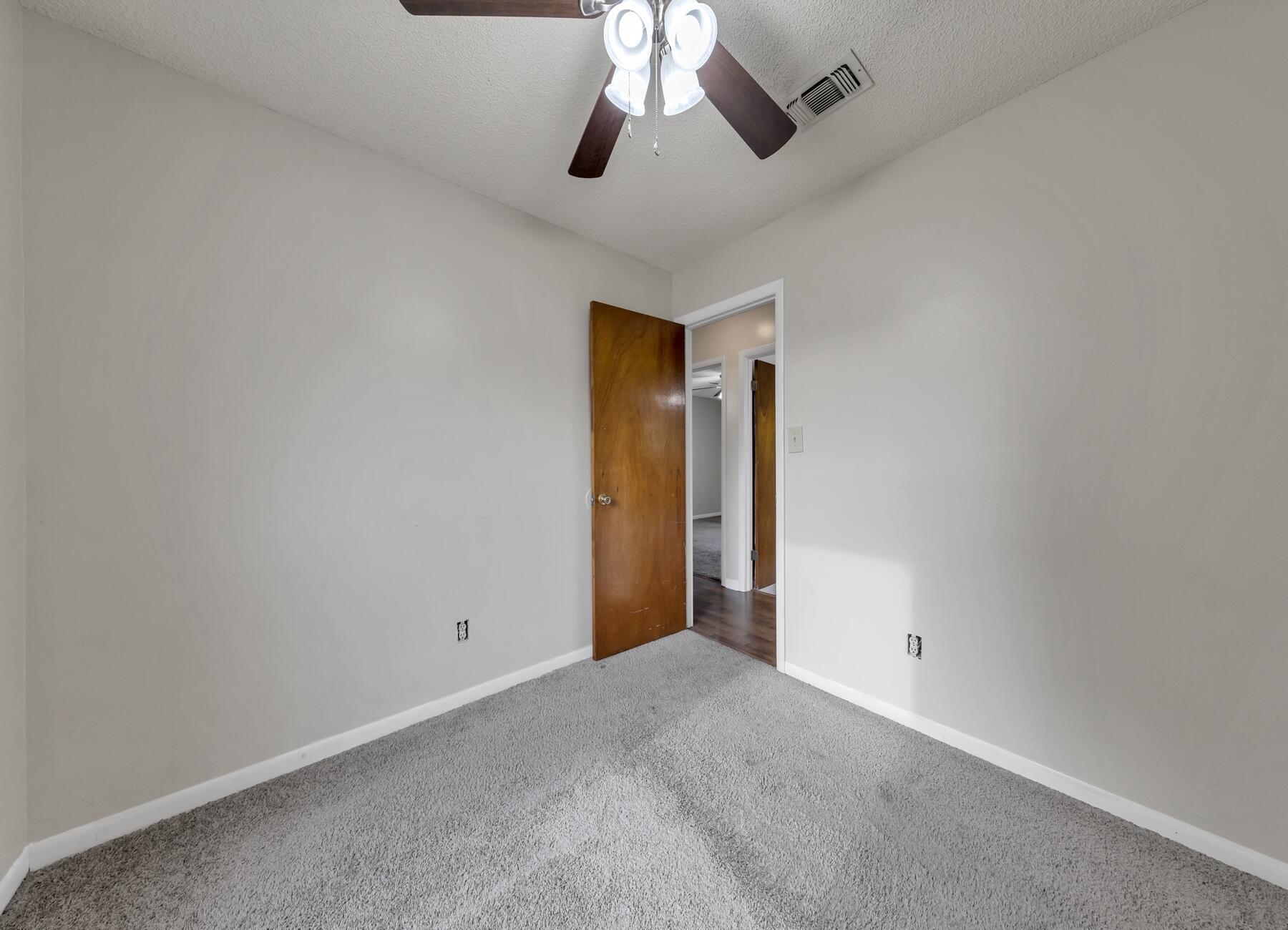 CASA LOMA S/D - Residential Lease