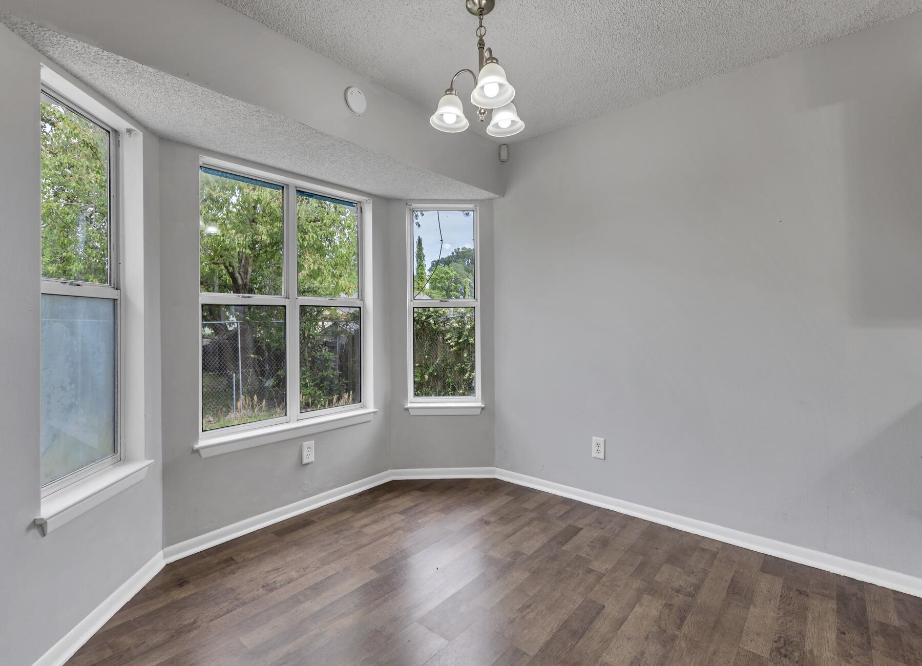 CASA LOMA S/D - Residential Lease
