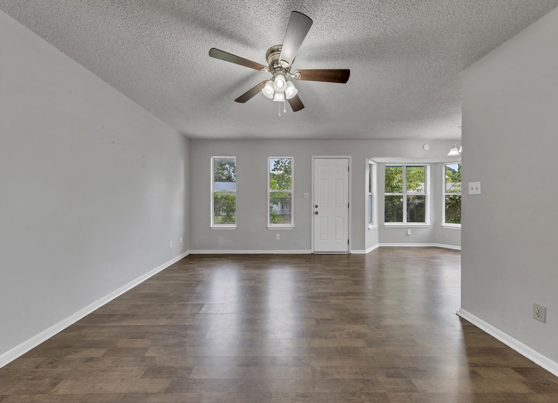 CASA LOMA S/D - Residential Lease
