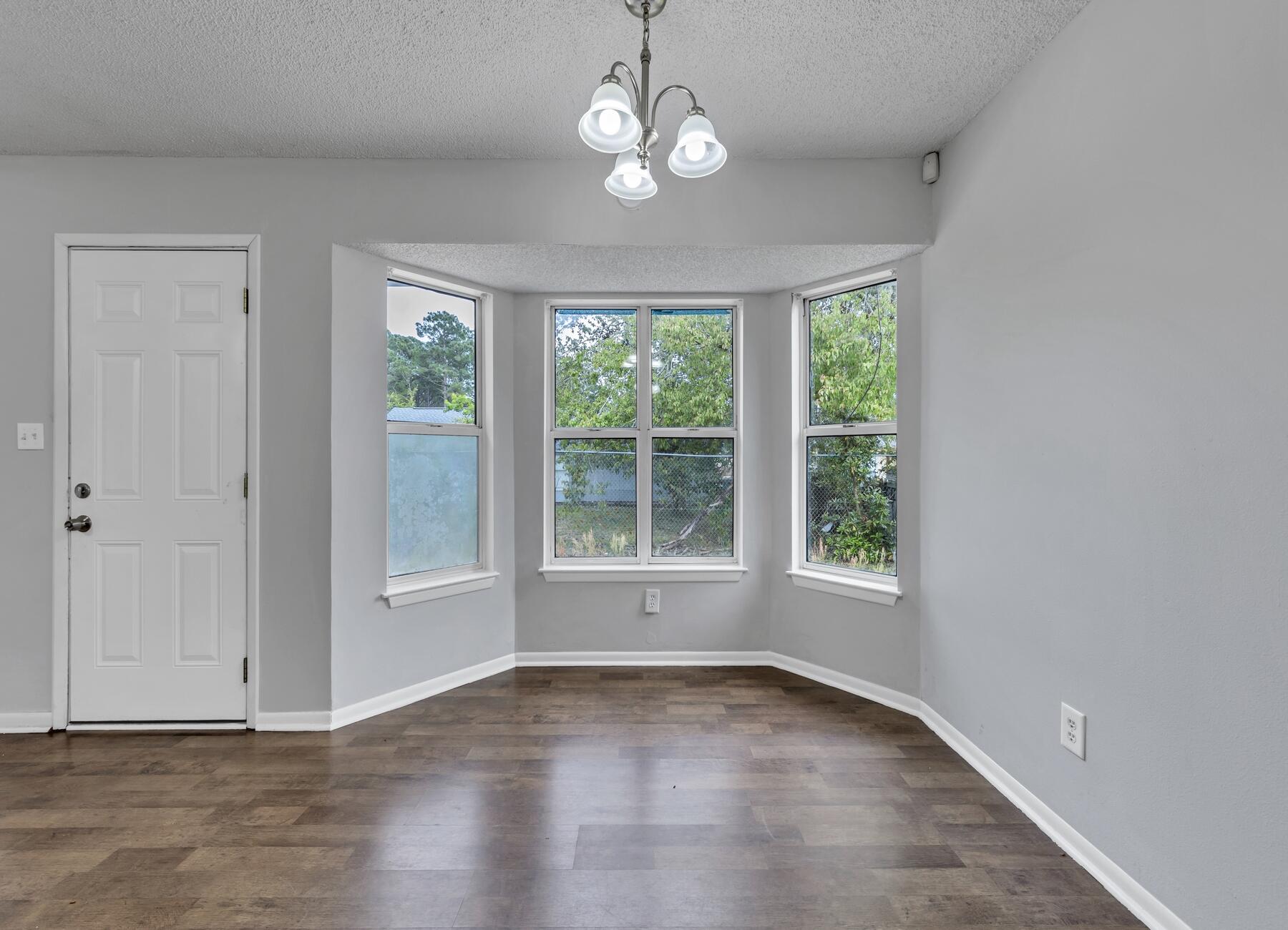CASA LOMA S/D - Residential Lease
