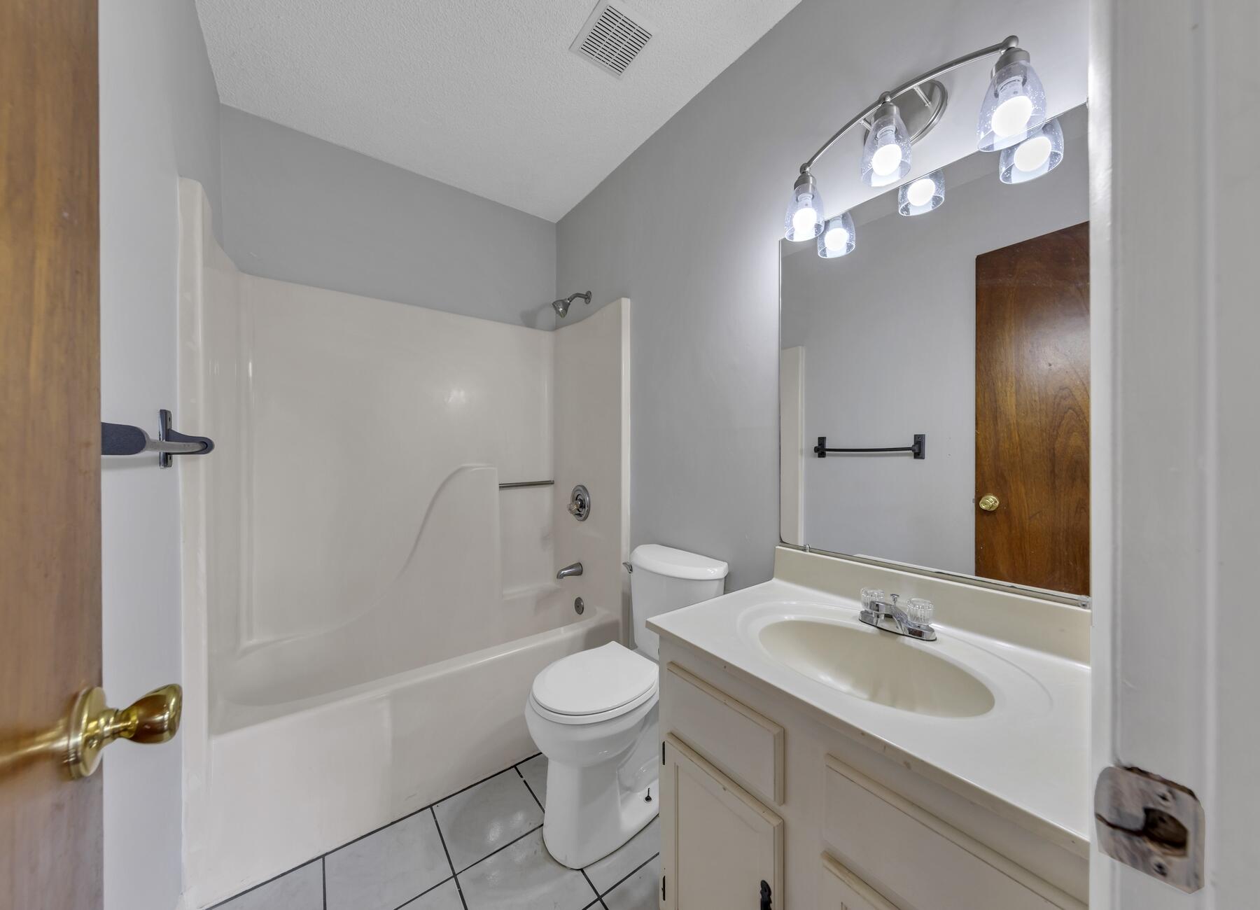 CASA LOMA S/D - Residential Lease