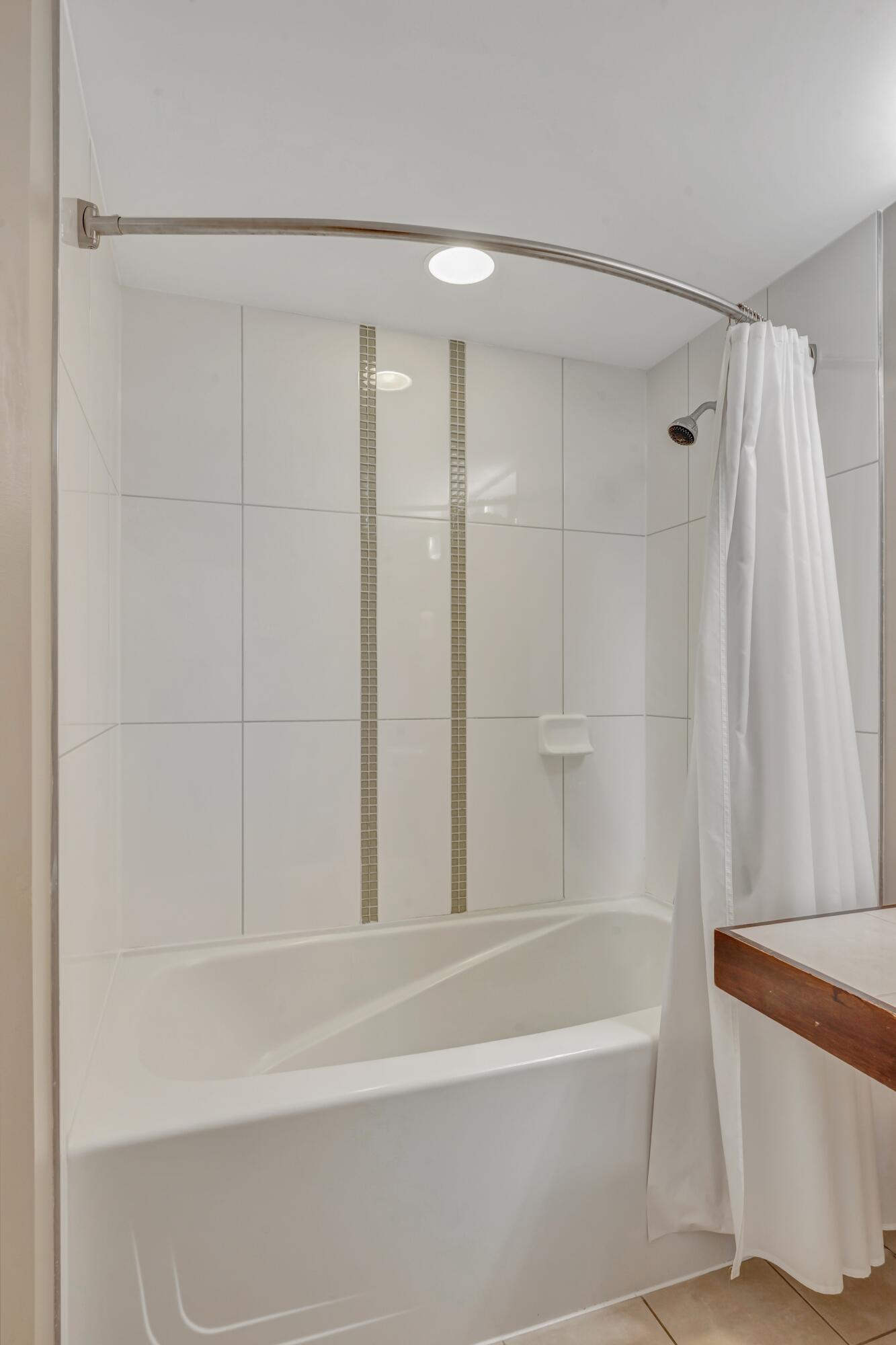 BAHIA CONDO - Residential