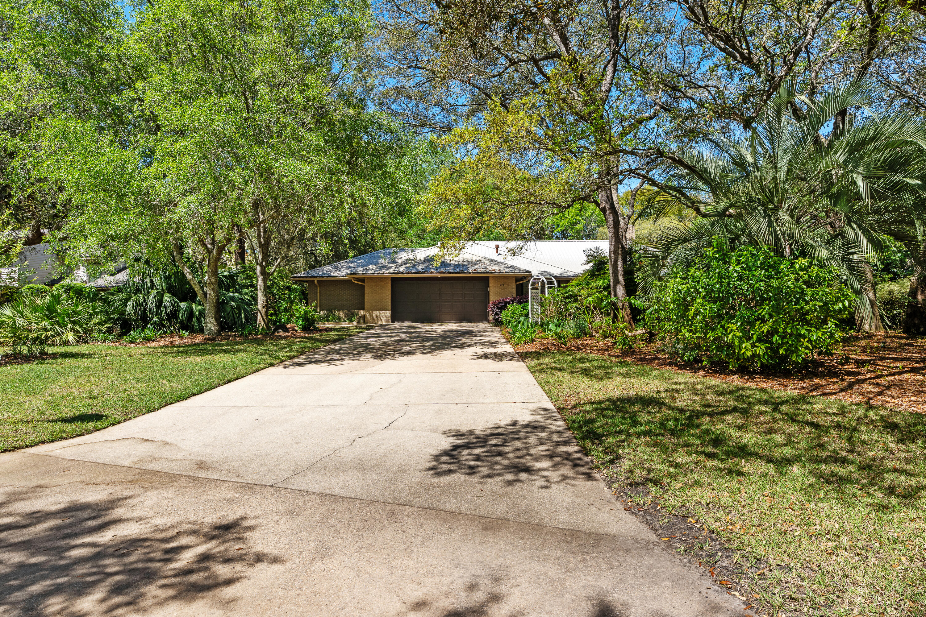 ROCKY BAYOU COUNTRY CLUB ESTATES 3 - Residential