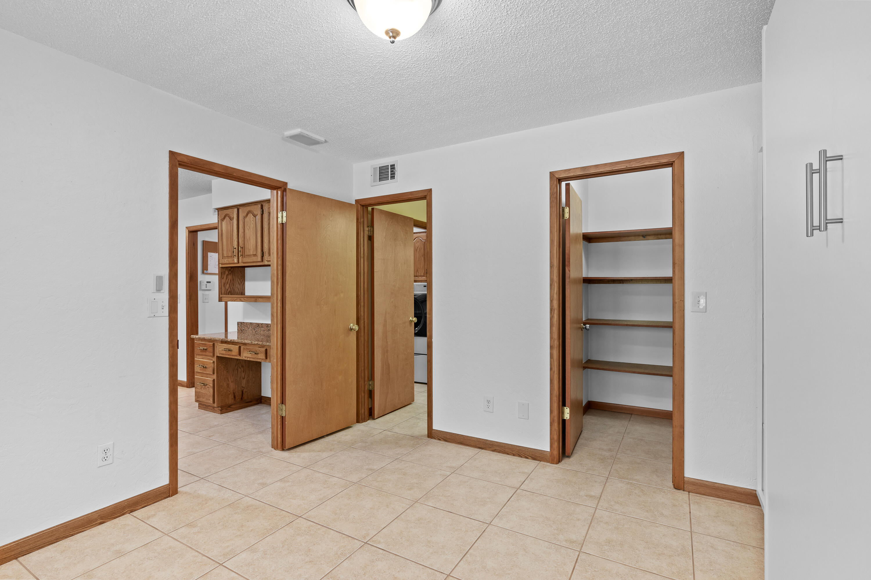 ROCKY BAYOU COUNTRY CLUB ESTATES 3 - Residential