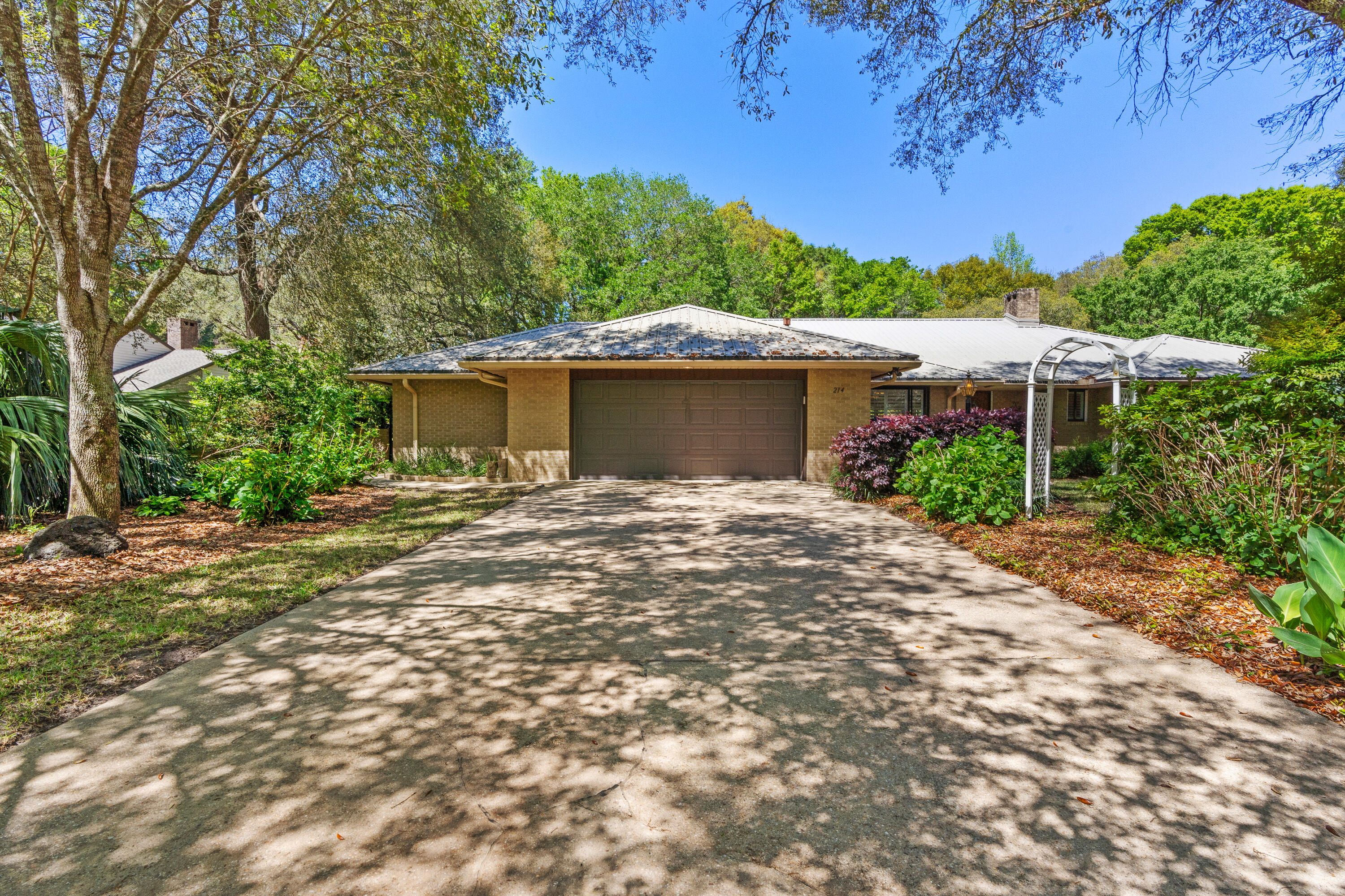 ROCKY BAYOU COUNTRY CLUB ESTATES 3 - Residential