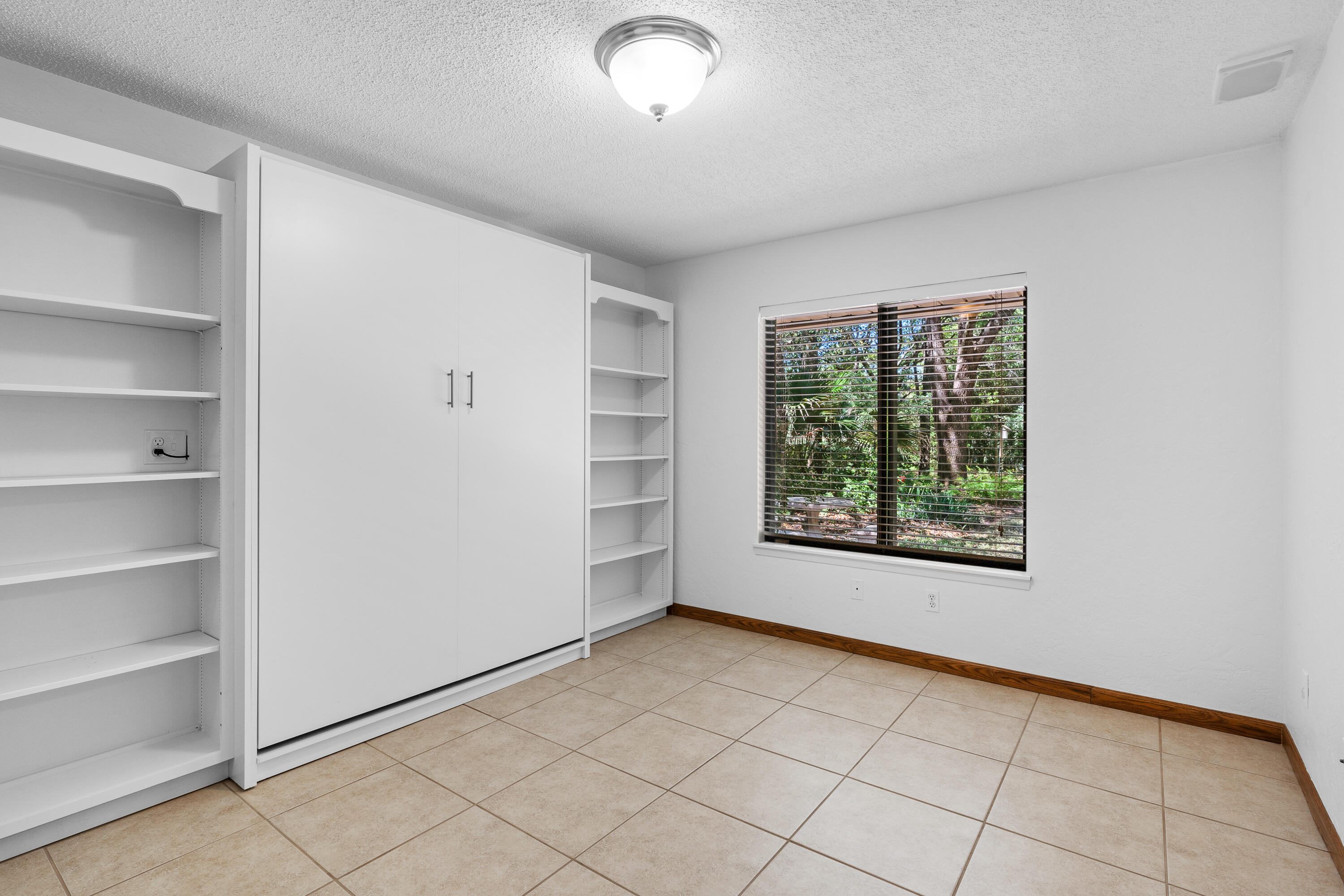 ROCKY BAYOU COUNTRY CLUB ESTATES 3 - Residential