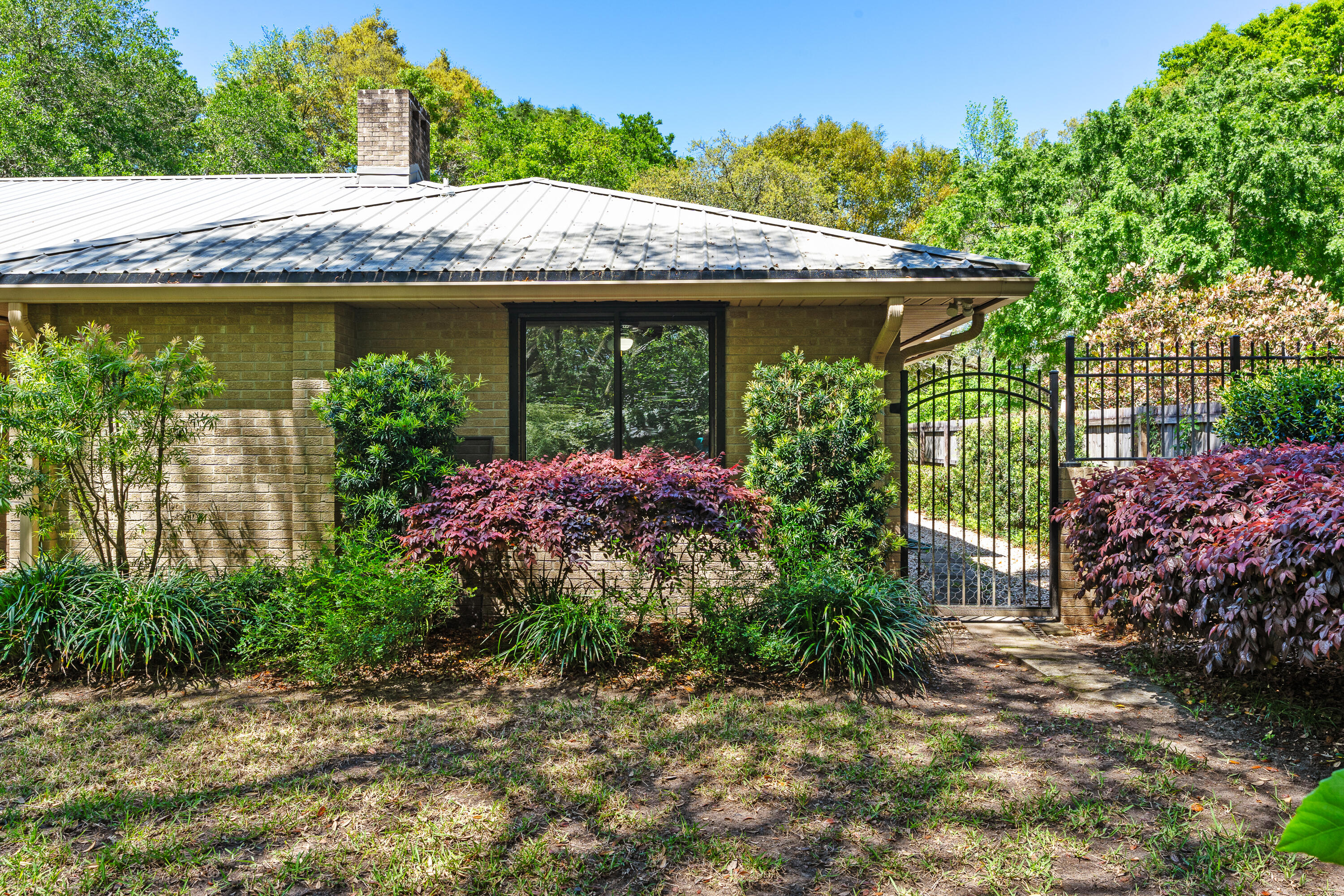 ROCKY BAYOU COUNTRY CLUB ESTATES 3 - Residential